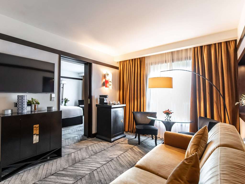 Sofitel Lisbon Liberdade Room Type - JUNIOR SUITE, 1 King Size Bed, Lounge with Sofa Bed