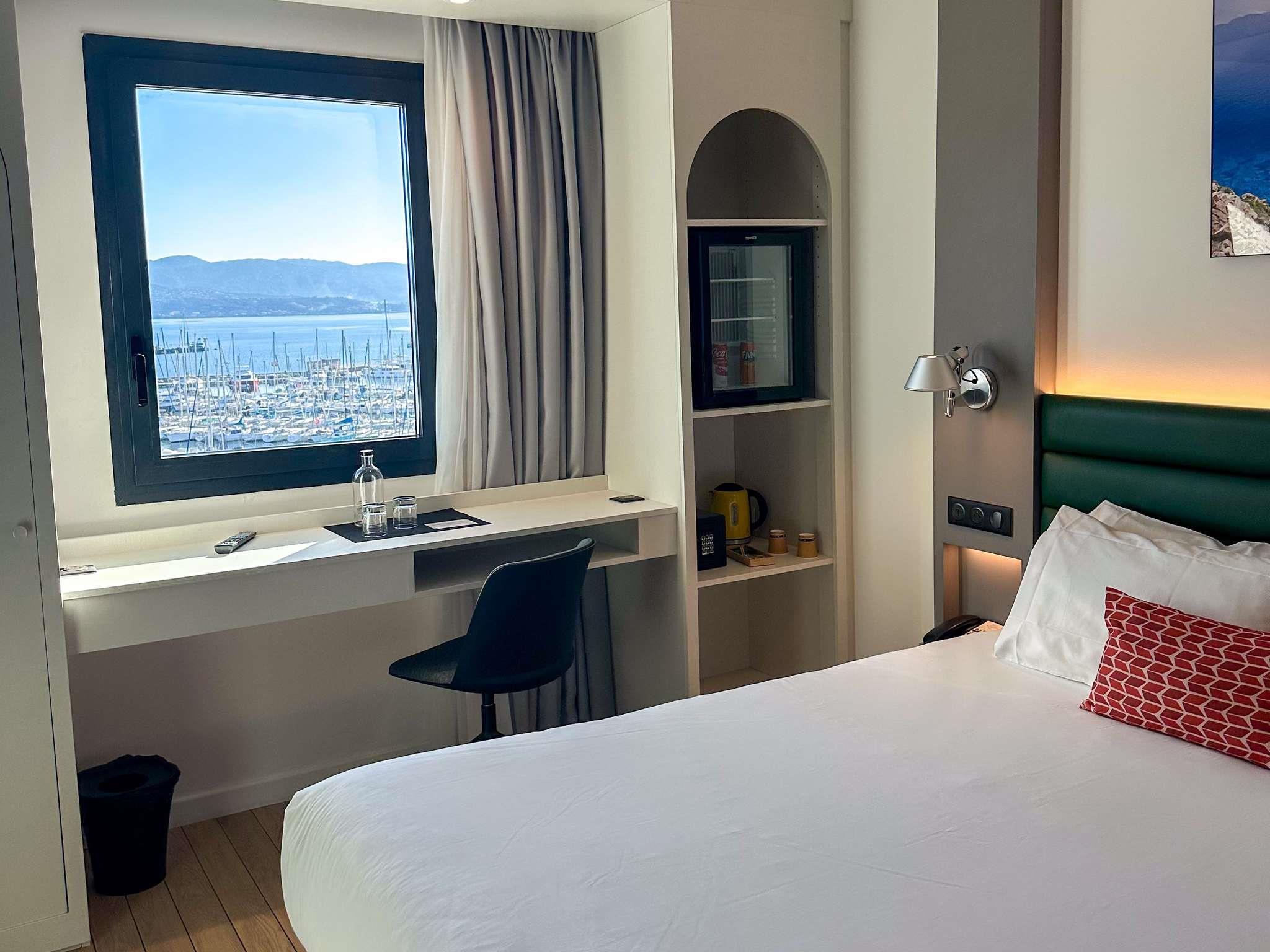 Mercure Ajaccio Hotel Room Type - Classic Room with Sea View - 1 double bed