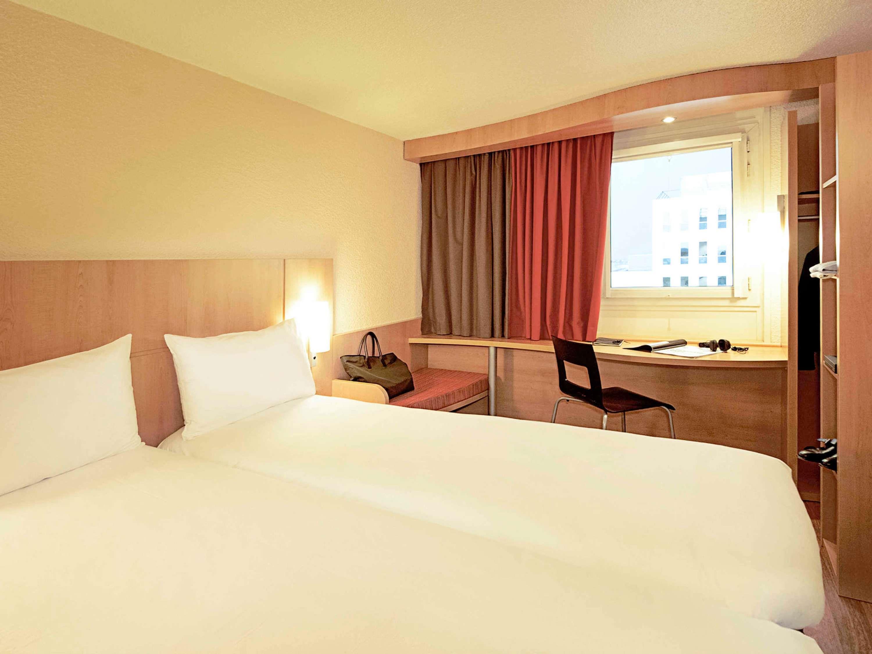 Ibis Marseille Centre Gare Saint Charles Room Type - Standard 2 Single Beds