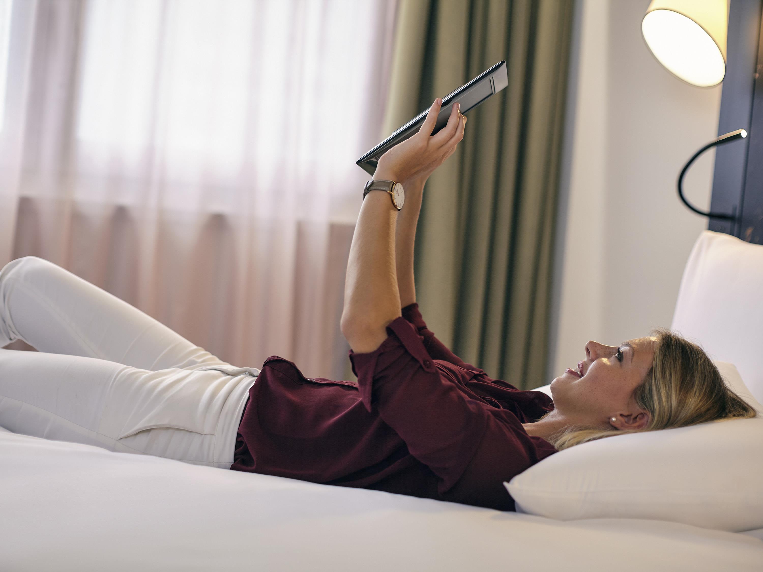 MERCURE PARIS LA DEFENSE Room Type - Classic Room-2 single beds with bathtub