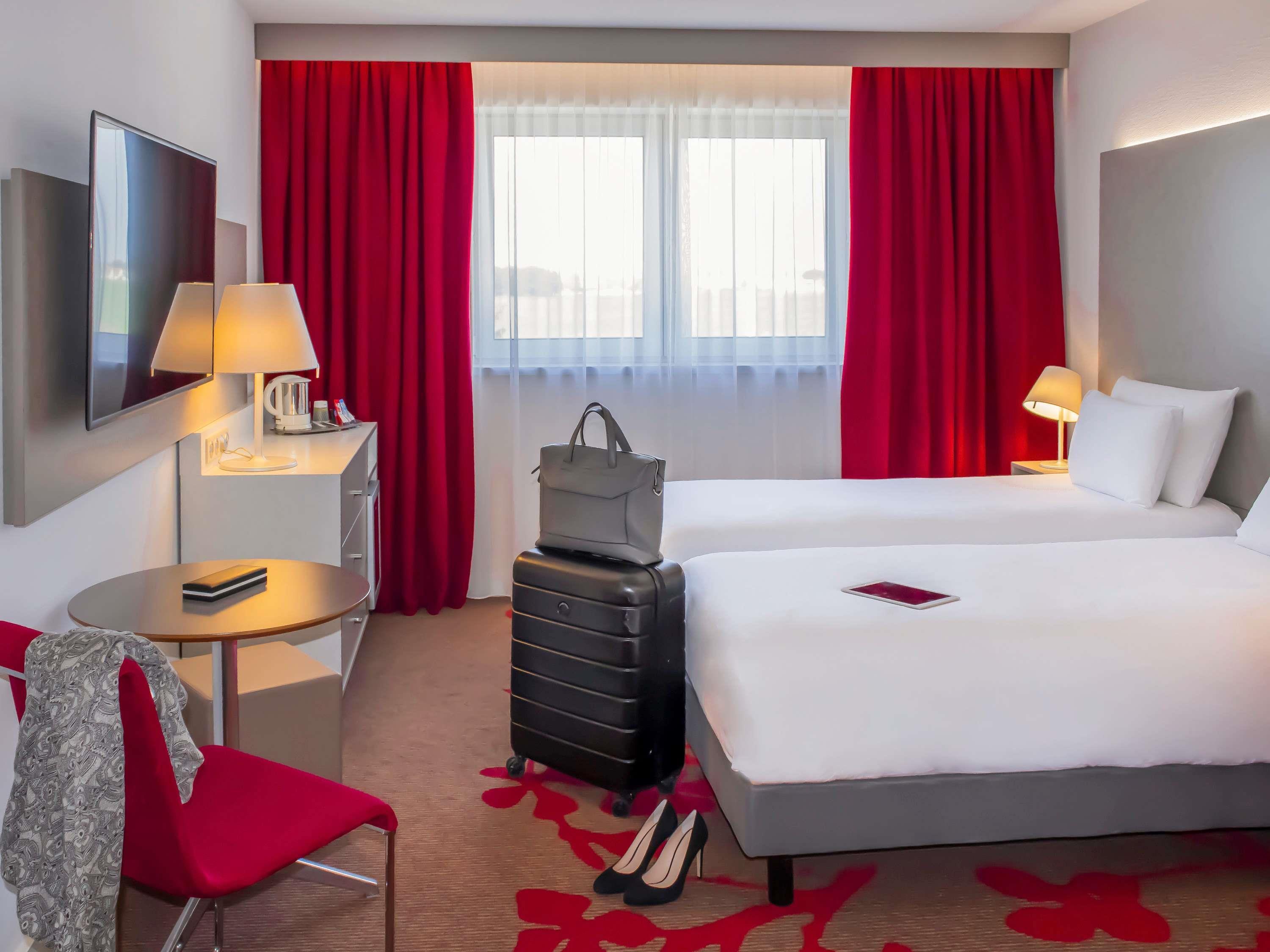 Mercure Tours Nord Room Type - Classic double bed room or twin beds and a single sofa bed