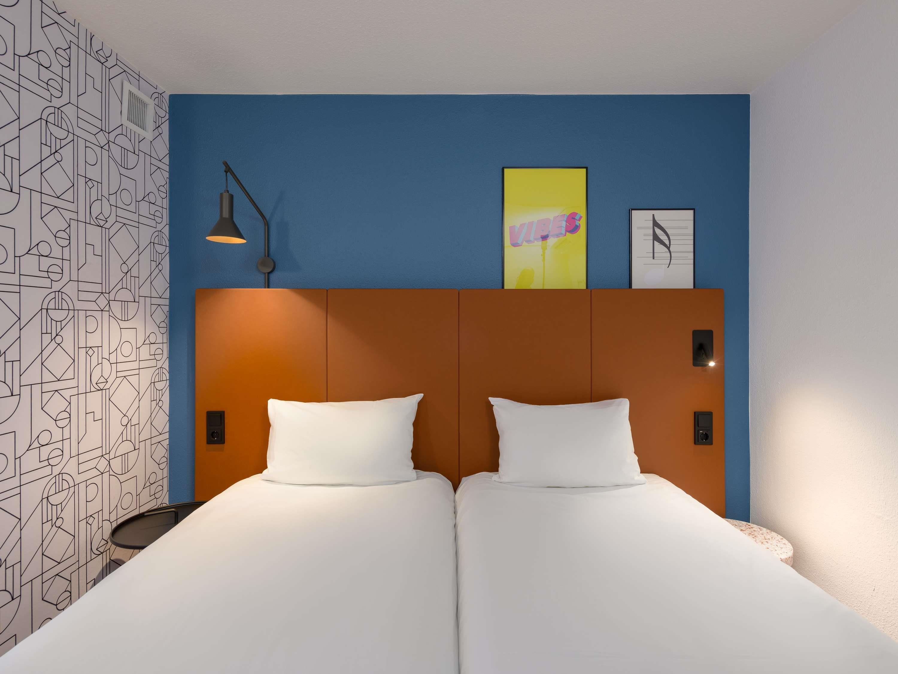 ibis N Room Type - Standard Room with 2 single beds
