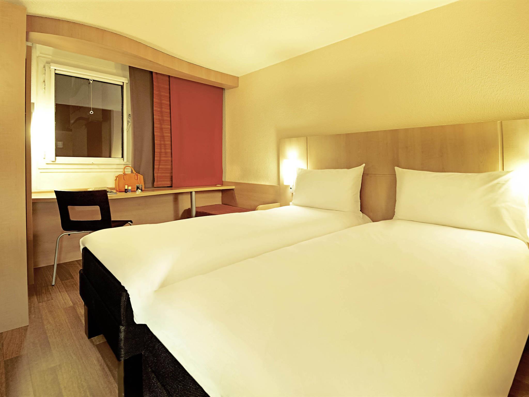 ibis Aubenas Room Type - Standard Room with two single beds