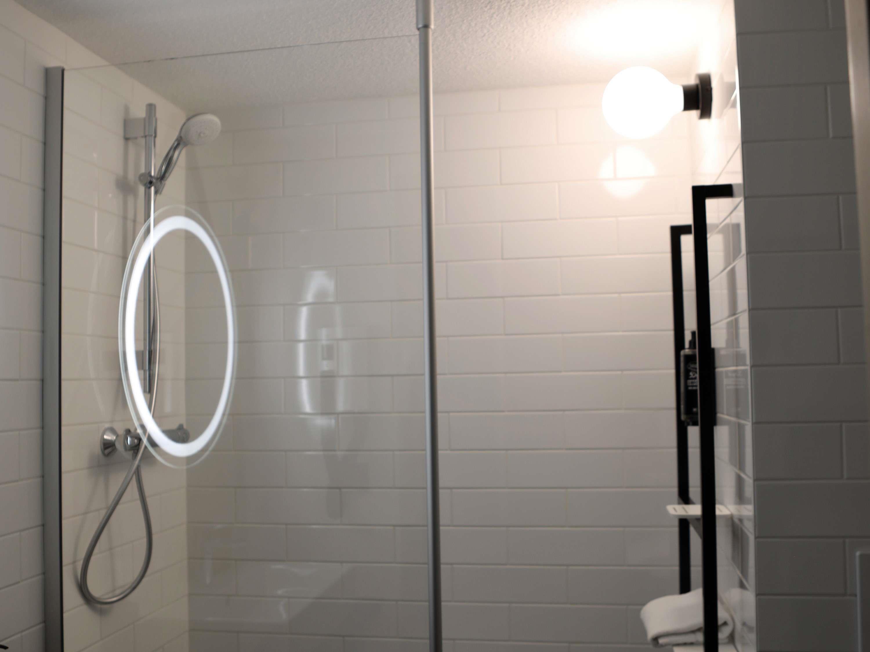 ibis Aubenas Room Type - Room with 1 double bed + 1 extra bed equipped with the new bedding