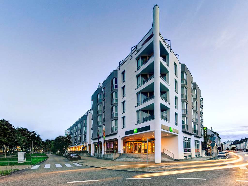 ibis Styles Stuttgart - Tap to explore photos