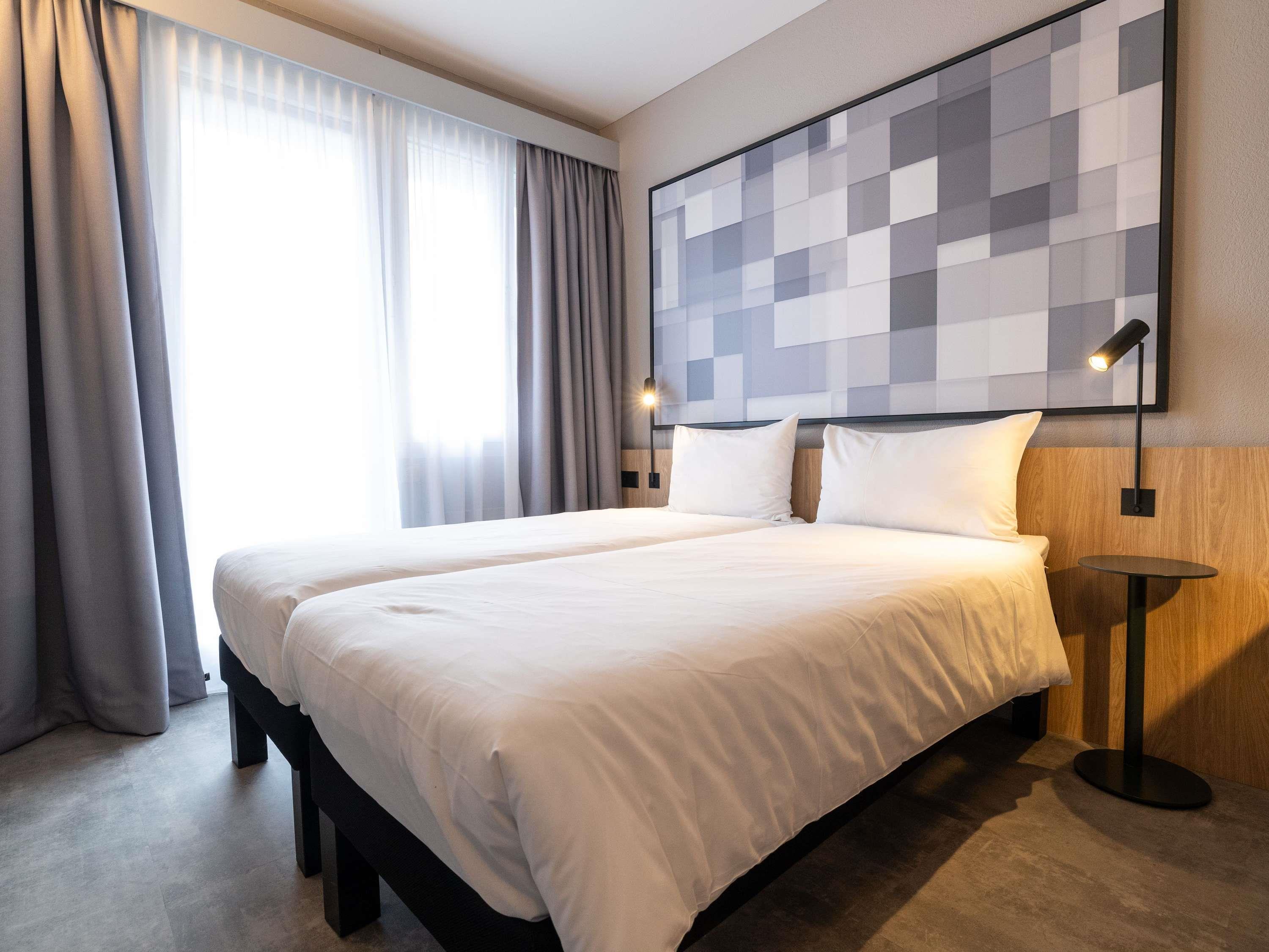 ibis Chur Room Type - Superior room with 2 single beds and balcony