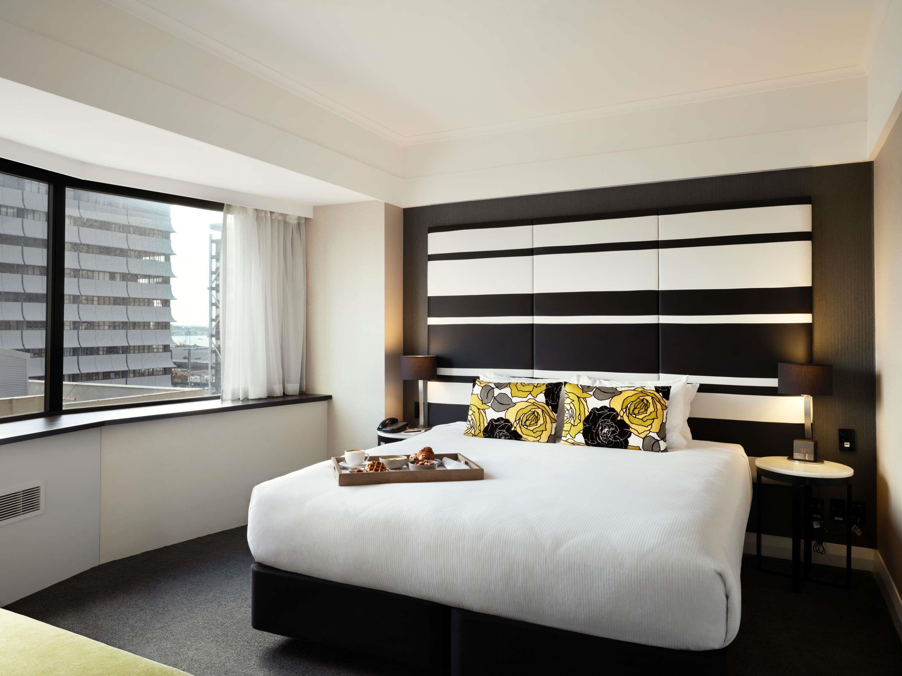 Mvenpick Hotel Auckland Room Type - Superior, 1 Queen Bed, City Side
