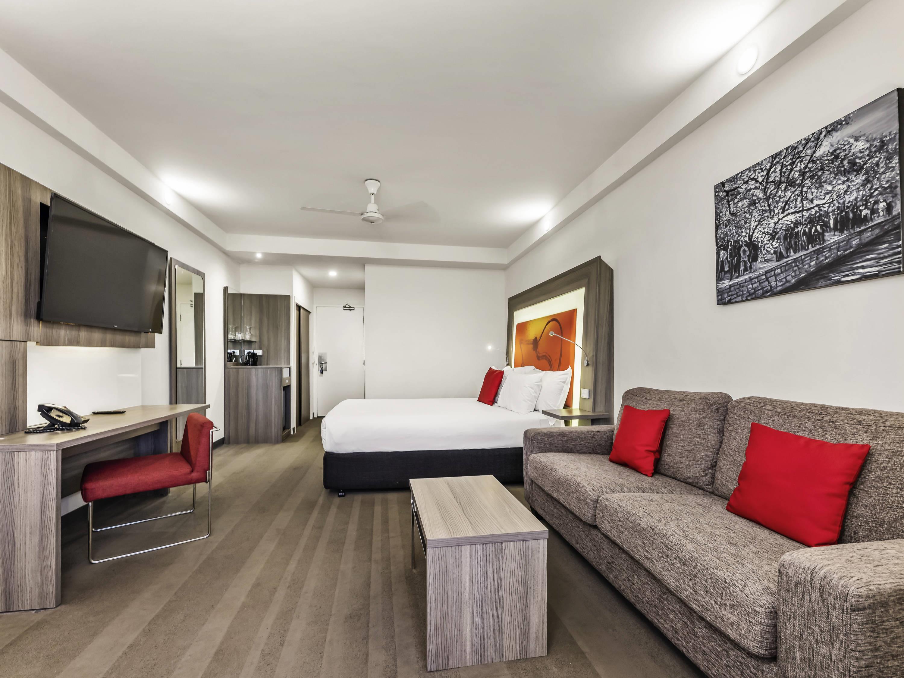 Novotel Darwin CBD Room Type - Standard Queen Twin Harbour View