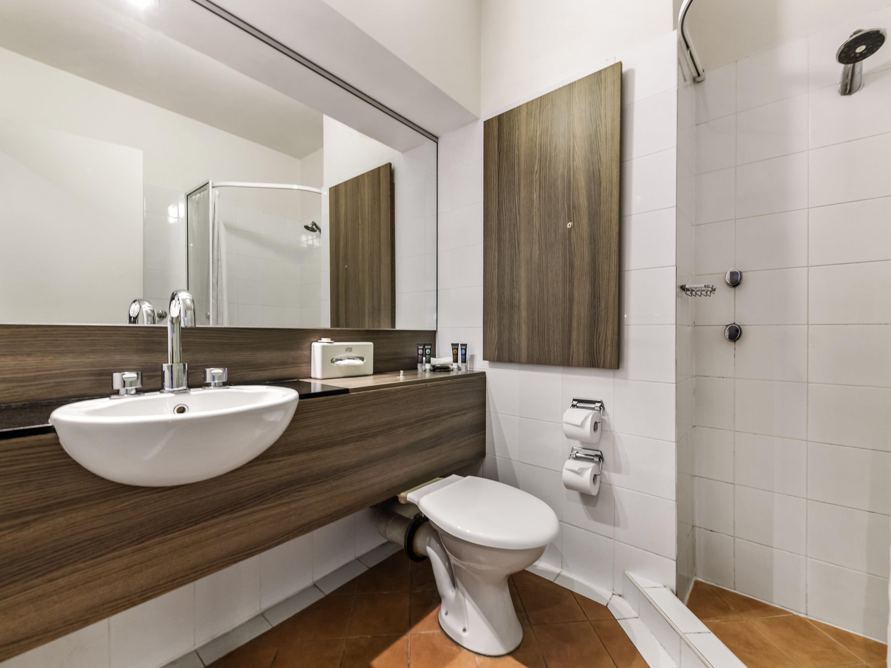 Novotel Darwin CBD Room Type - Superior Queen Harbour View