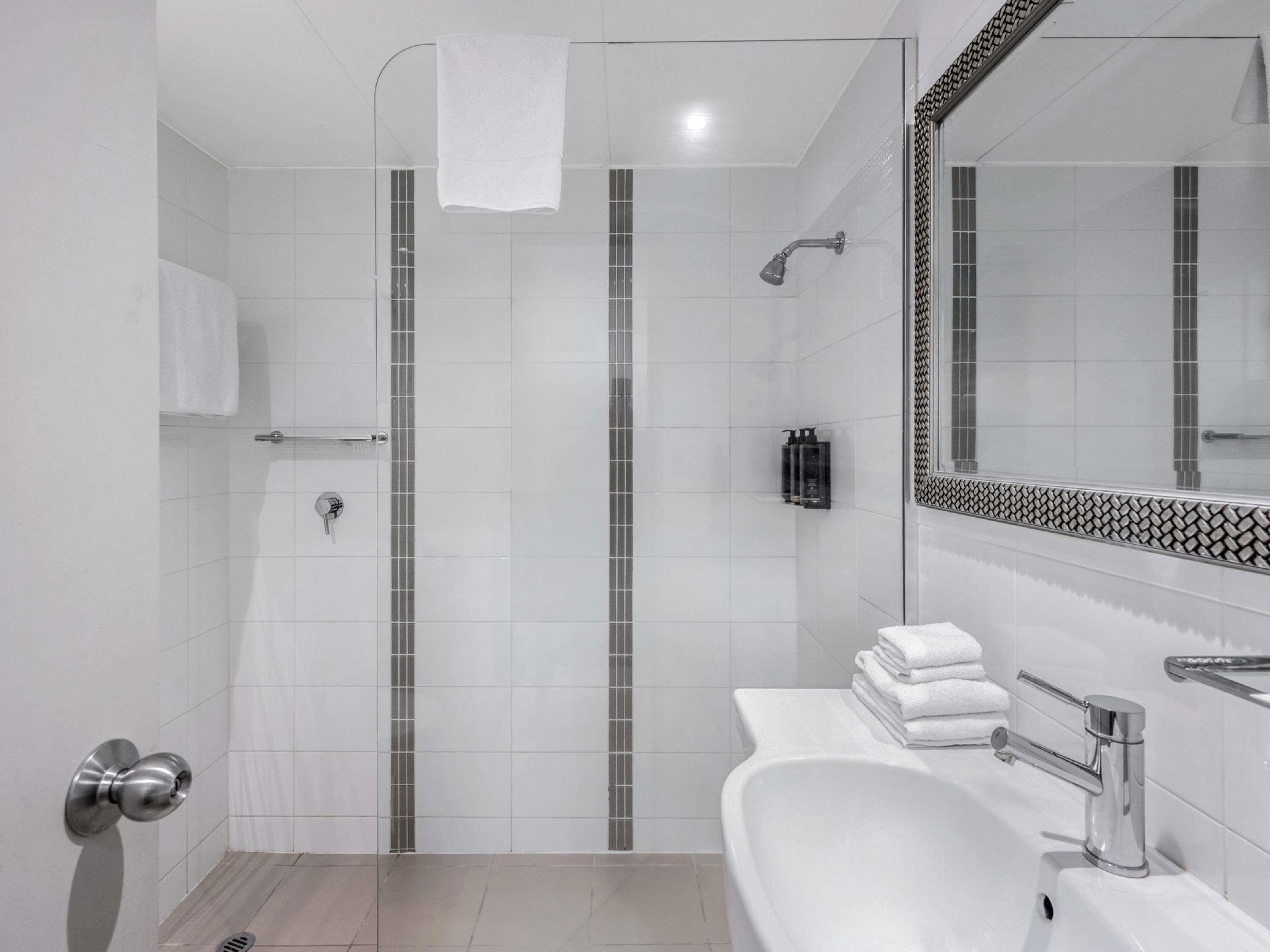 Mercure Townsville Room Type - Superior Room 1 King Bed