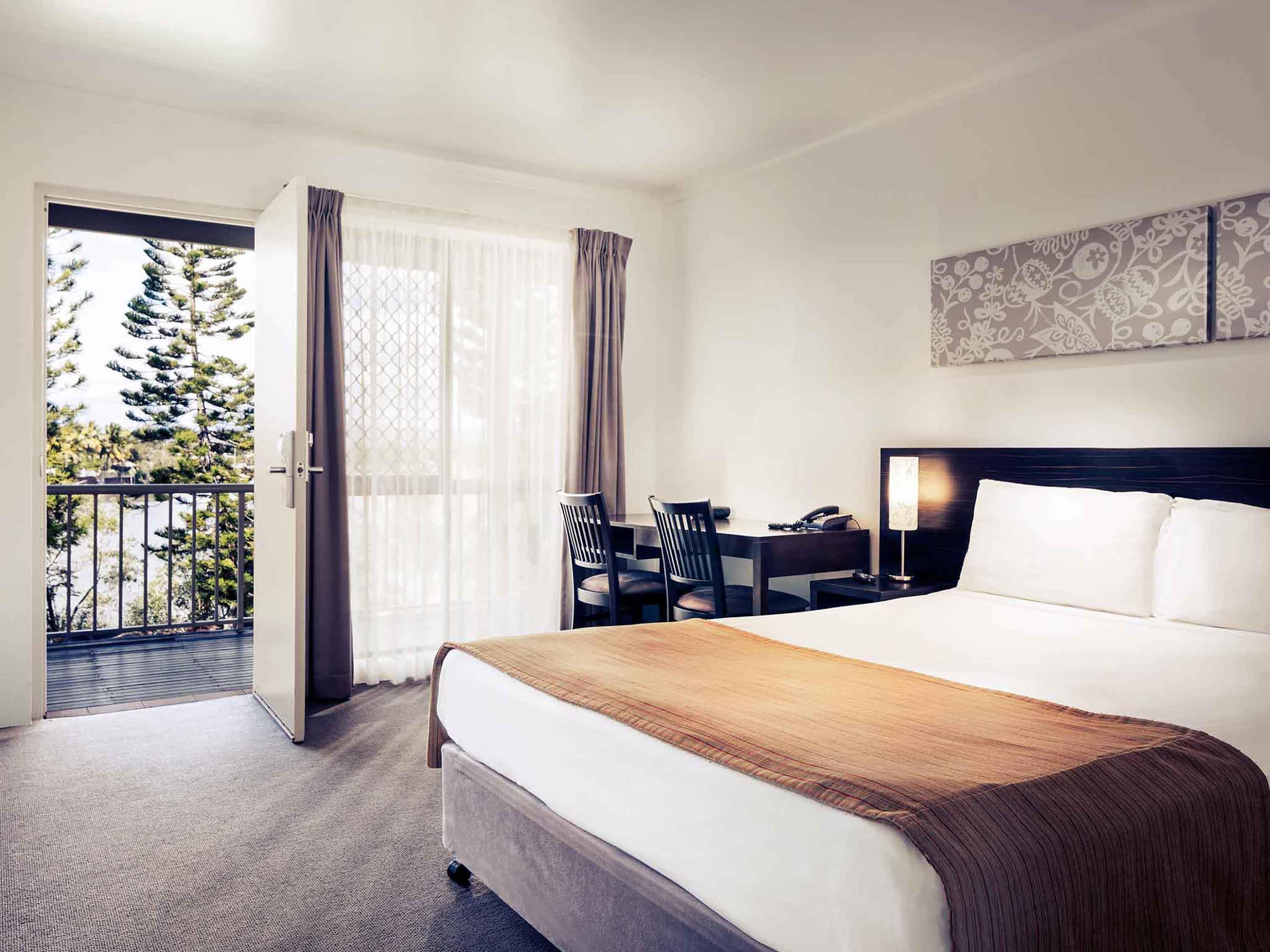 Mercure Townsville Room Type - Standard Room 1 Queen Bed