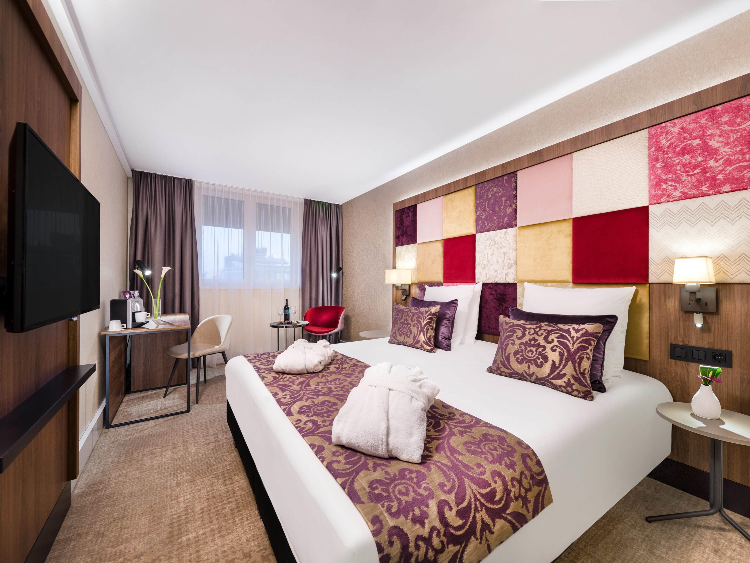 Mercure Budapest Korona Hotel Room Type - Superior room with 2 single beds, feel the touch of the royal history with local spirit Mercure Budapest Korona Hotel Room Type - Superior room with 2 single beds, feel the touch of the royal history with local spirit