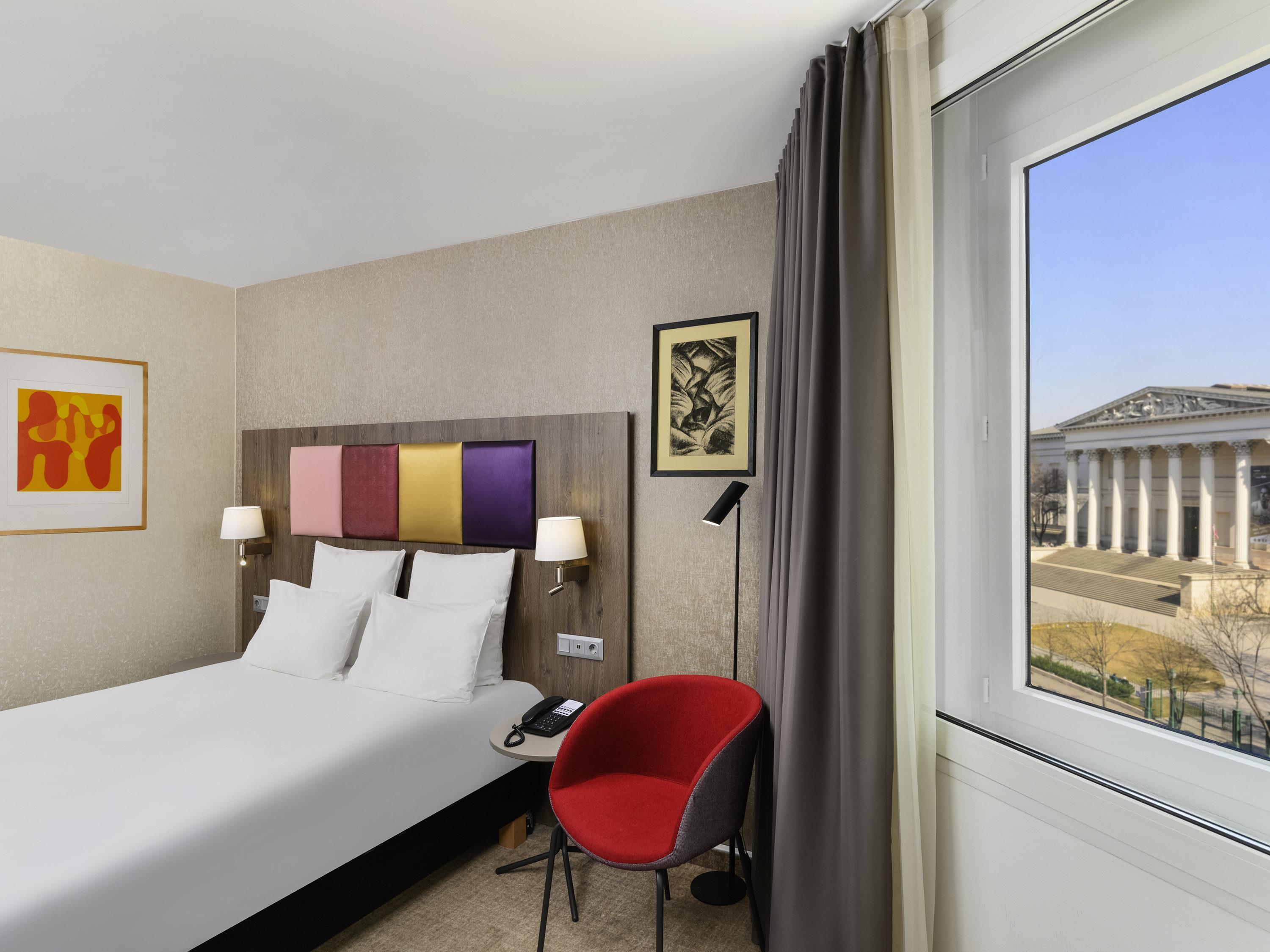 Mercure Budapest Korona Hotel Room Type - ArtApp room - Sleepover with your favorite art piece Mercure Budapest Korona Hotel Room Type - ArtApp room - Sleepover with your favorite art piece