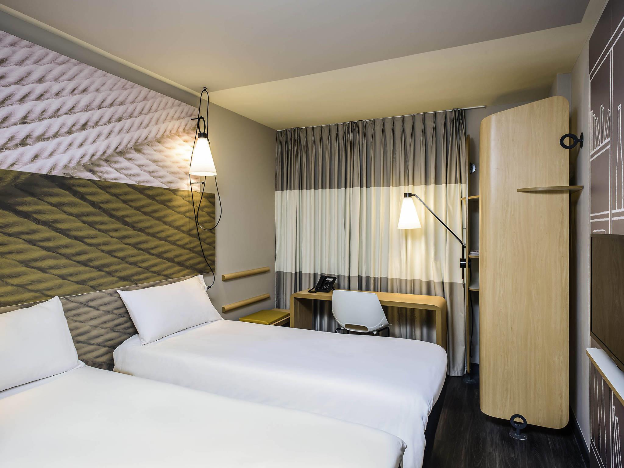 ibis Paris Place d'Italie 13th Room Type - Standard Room with two single beds