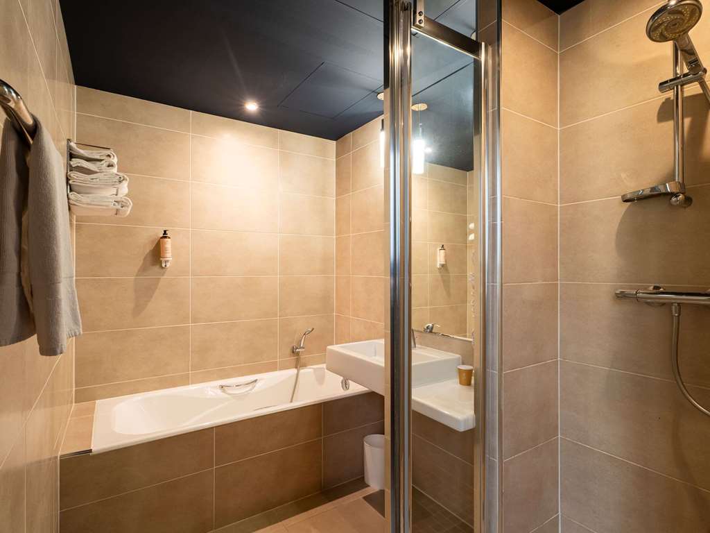 MERCURE BORDEAUX CHARTRONS - Tap to explore photos