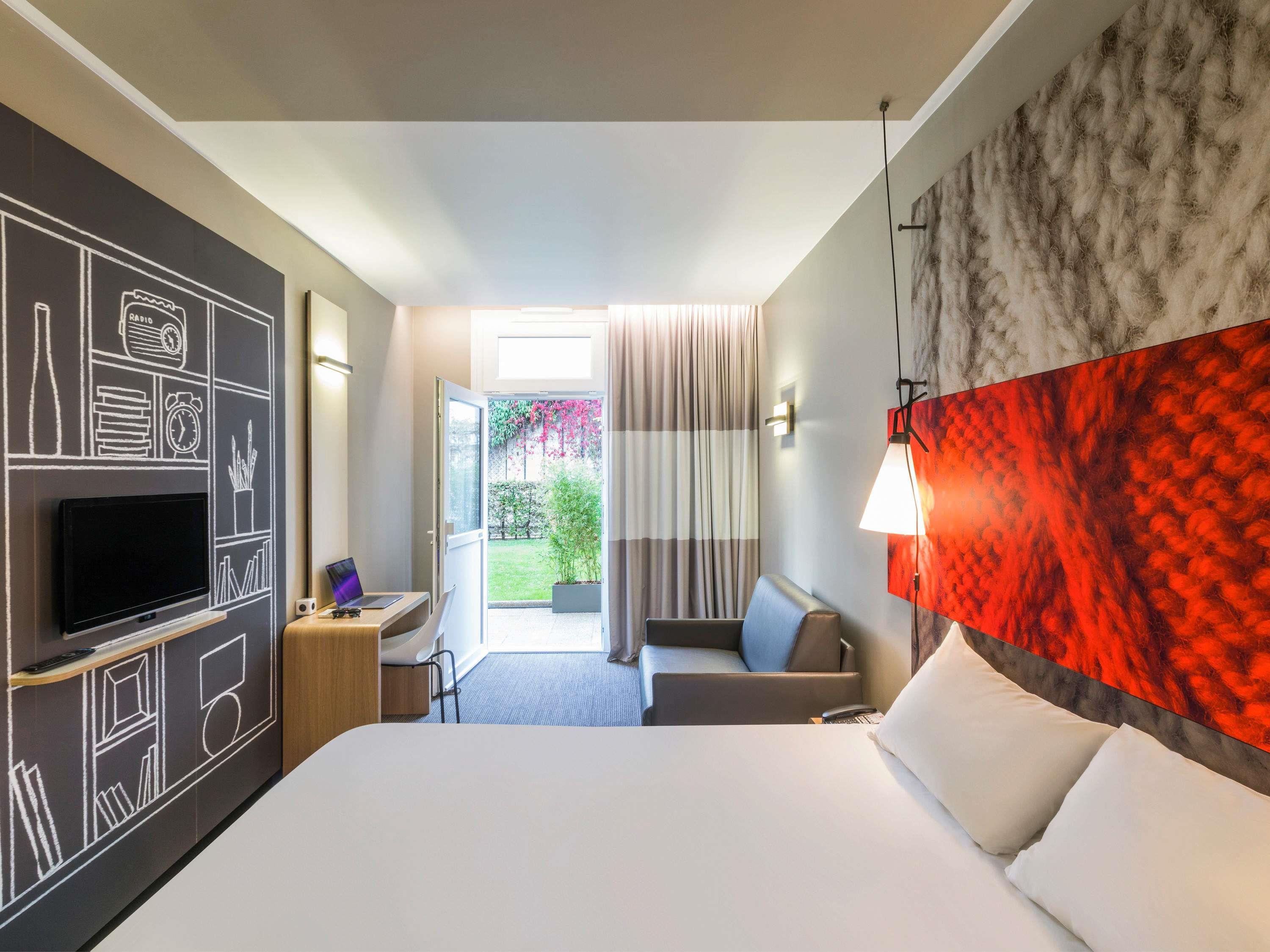 IBIS PARIS GARE LYON L.ROLLIN Room Type - Standard Room with 1 double bed and 1 sofa bed