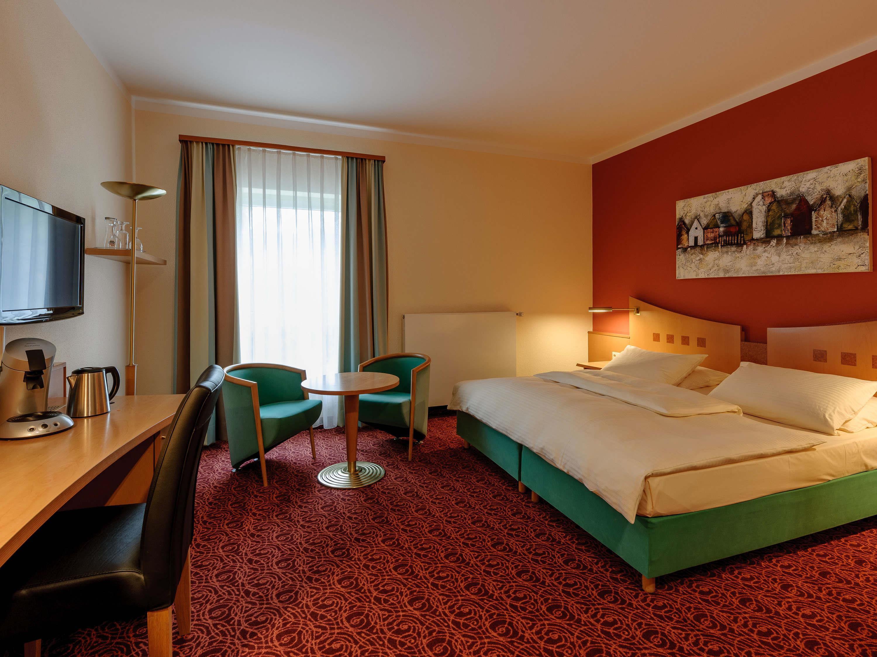 Mercure Hotel Ingolstadt Room Type - Standard room with 1 double bed and 1 single bed