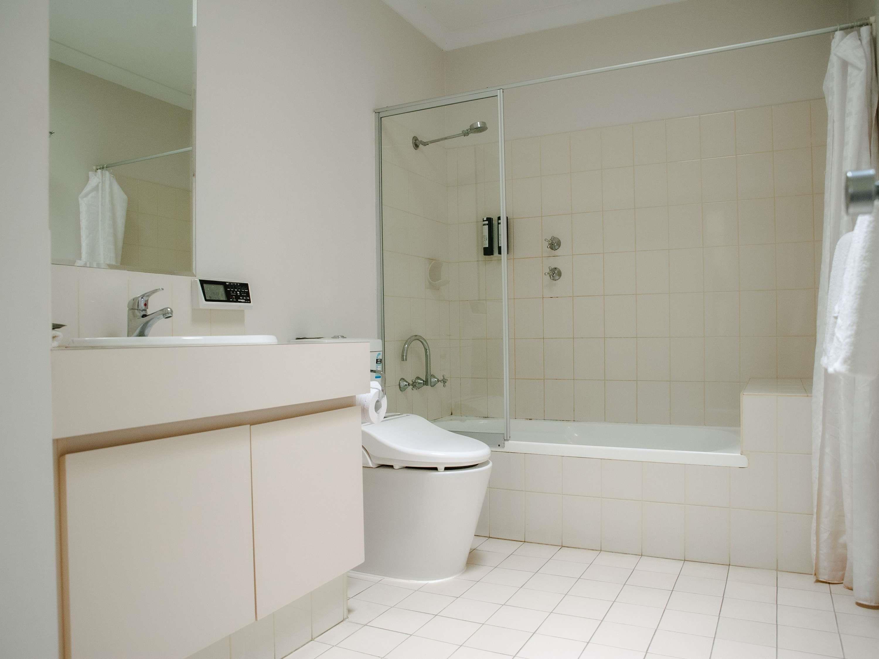 Novotel Swan Valley Vines Resort Room Type - 2 Bedroom Apartment 1 Double and 2 Single Beds