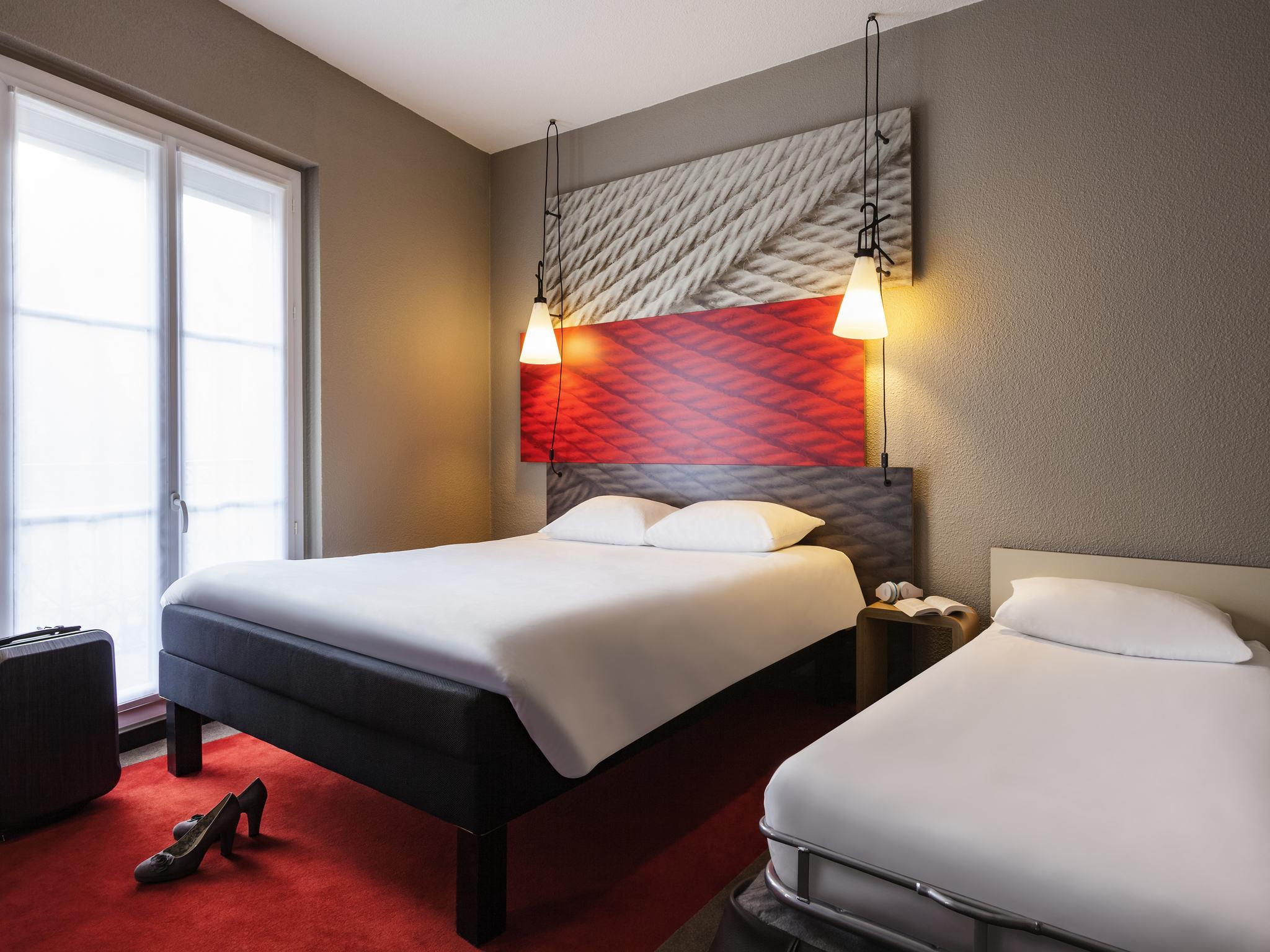ibis Paris Gare De L'est Tgv Room Type - Standard Room with one double bed and one single bed