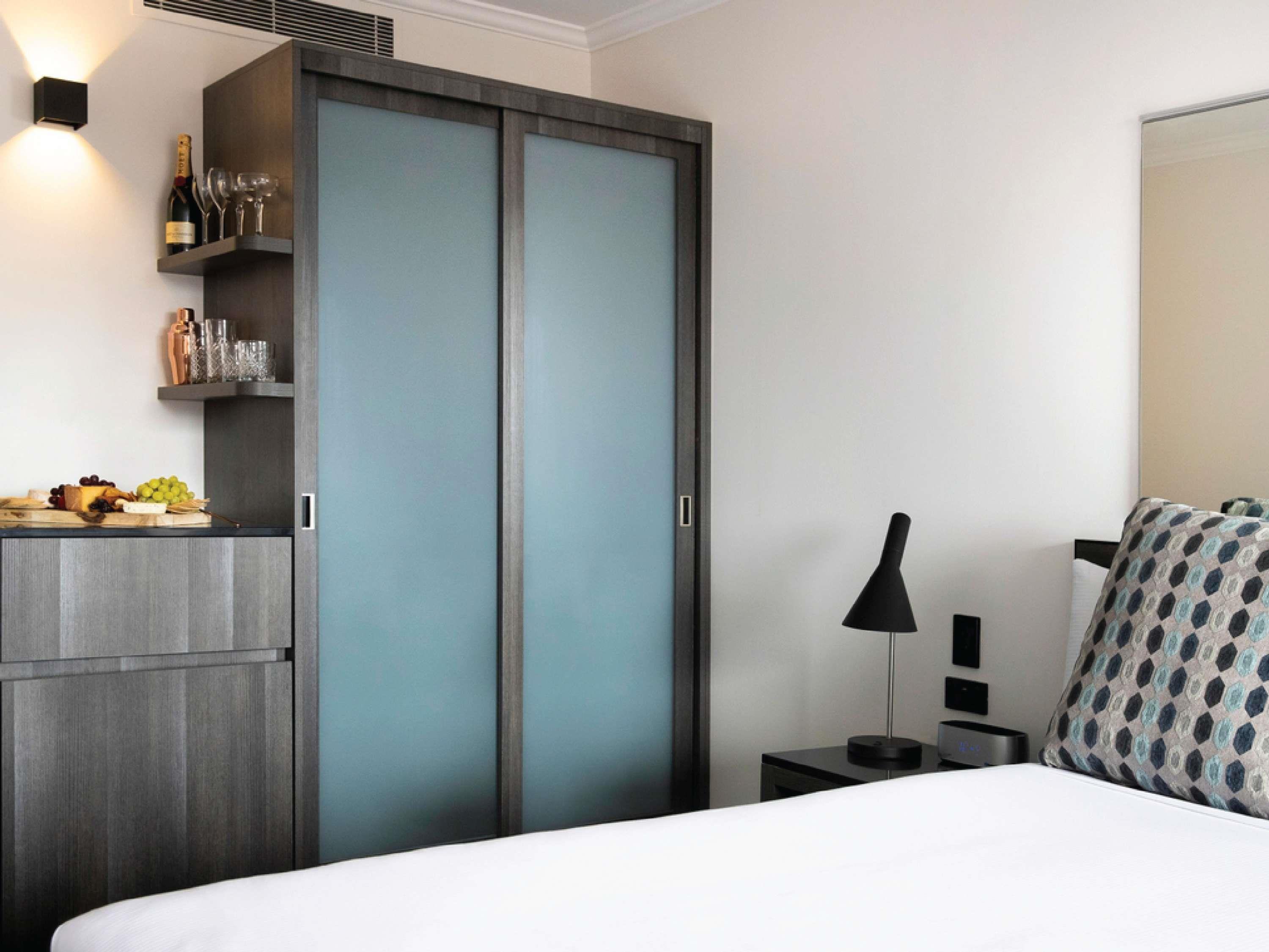 Mercure Sydney - Tap to explore photos