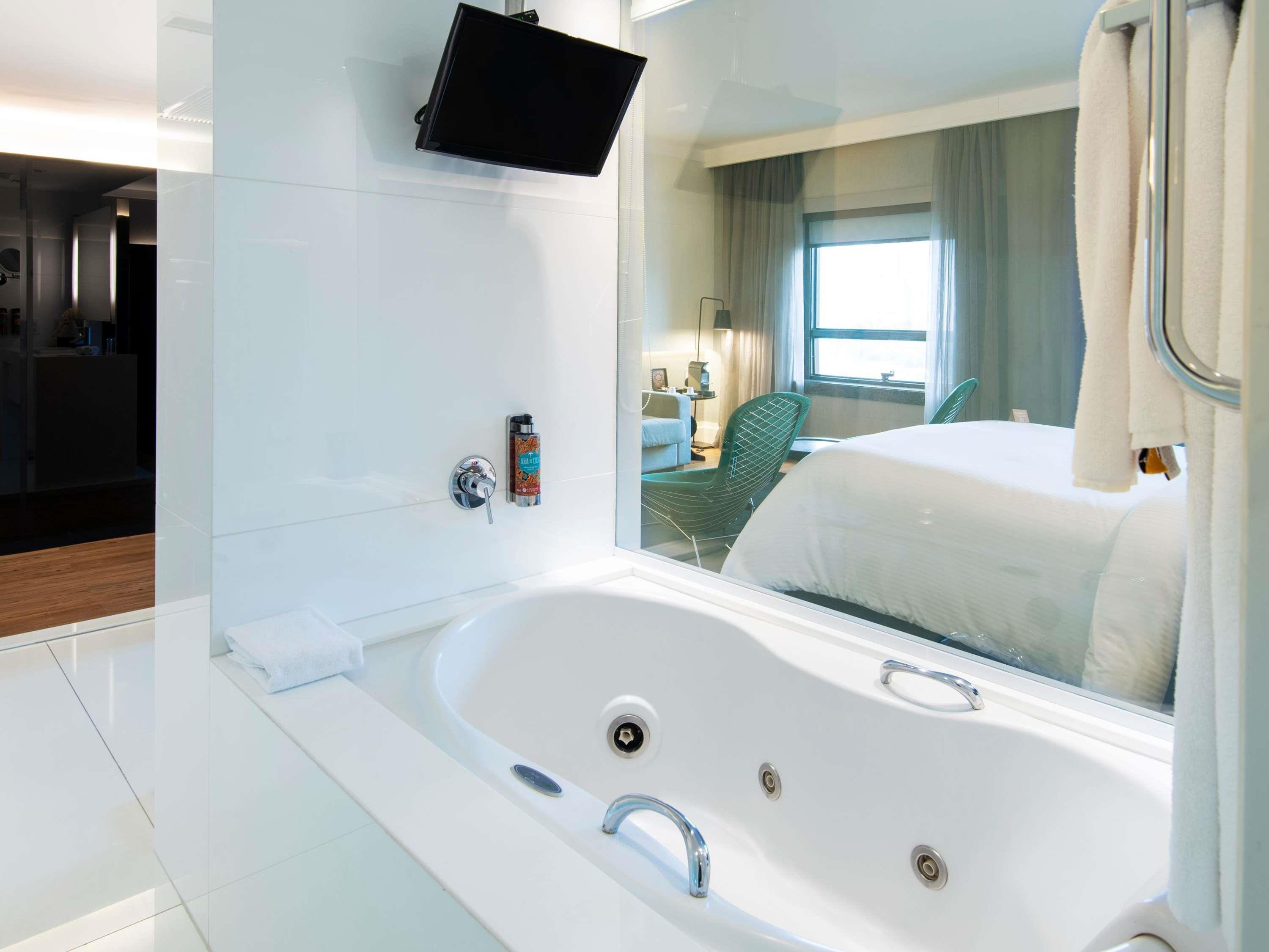 Pullman Sao Paulo Ibirapuera Room Type - EXECUTIVE SUITE BY TROUSSEAU WITH CITY VIEW, 1 queen-size bed