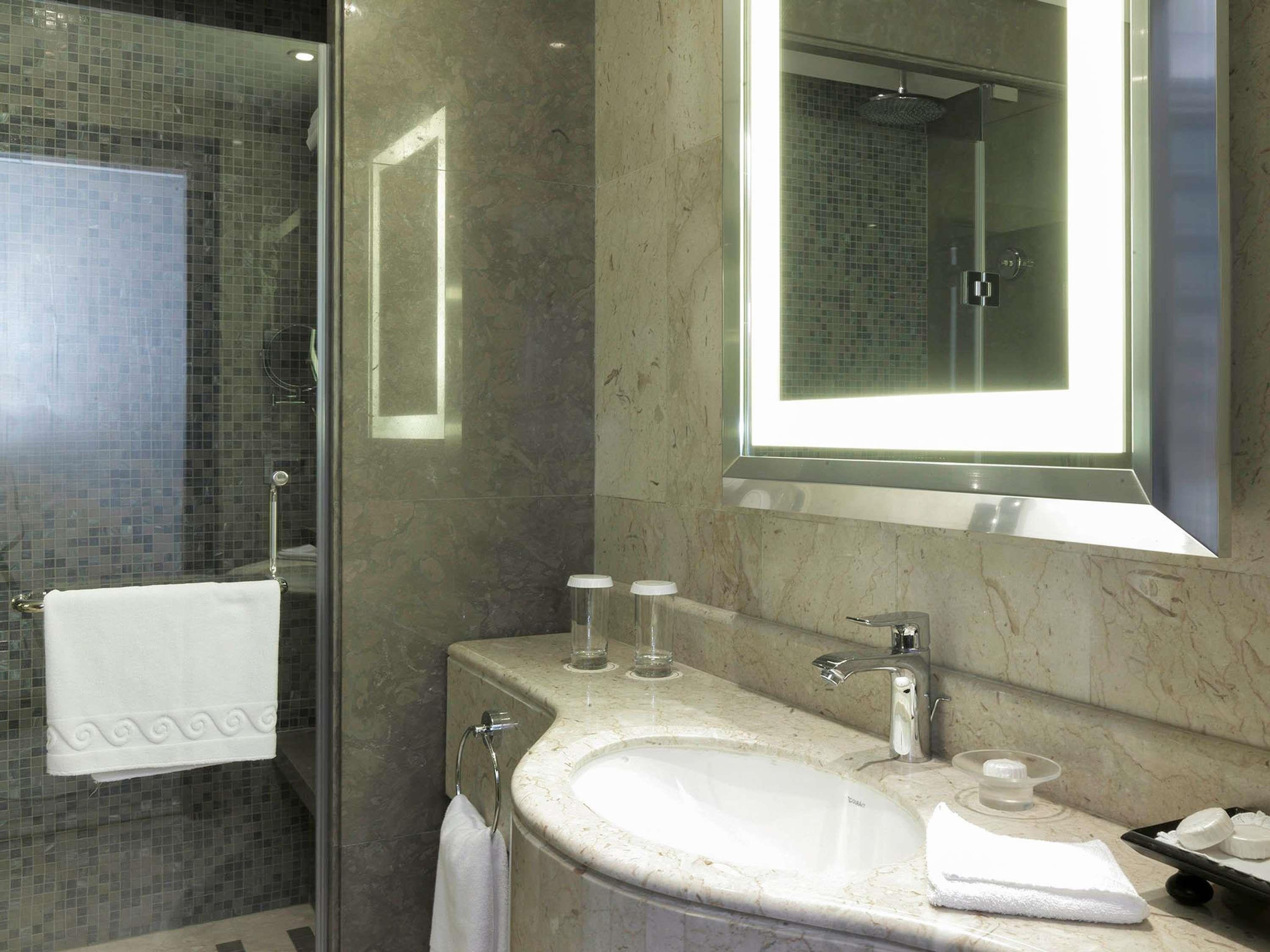 Sofitel Beirut Le Gabriel Room Type - Luxury Room, 1 King Size Bed
