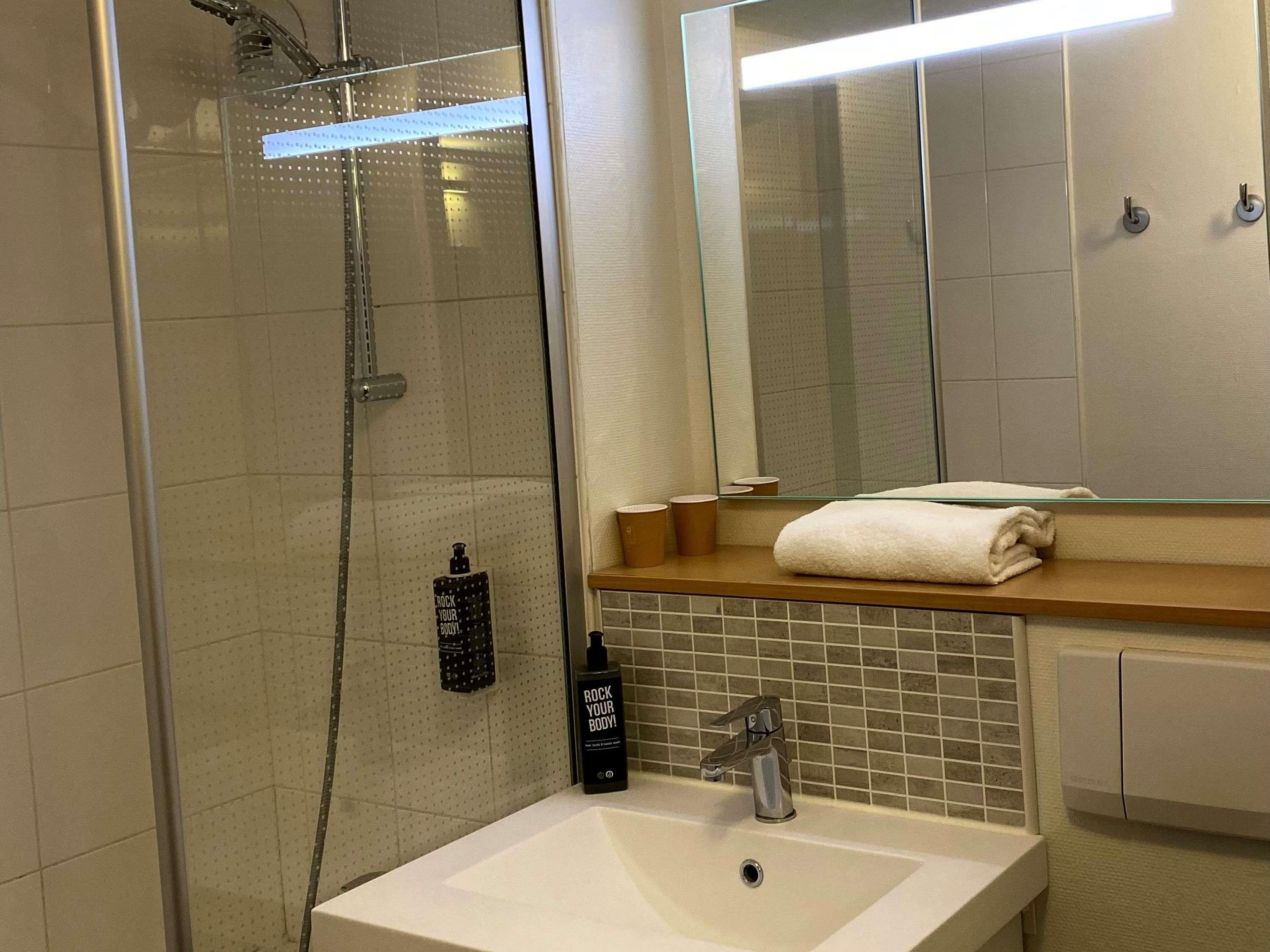 ibis Lyon Sud Chasse Sur Rhone Room Type - Standard Room with twin beds