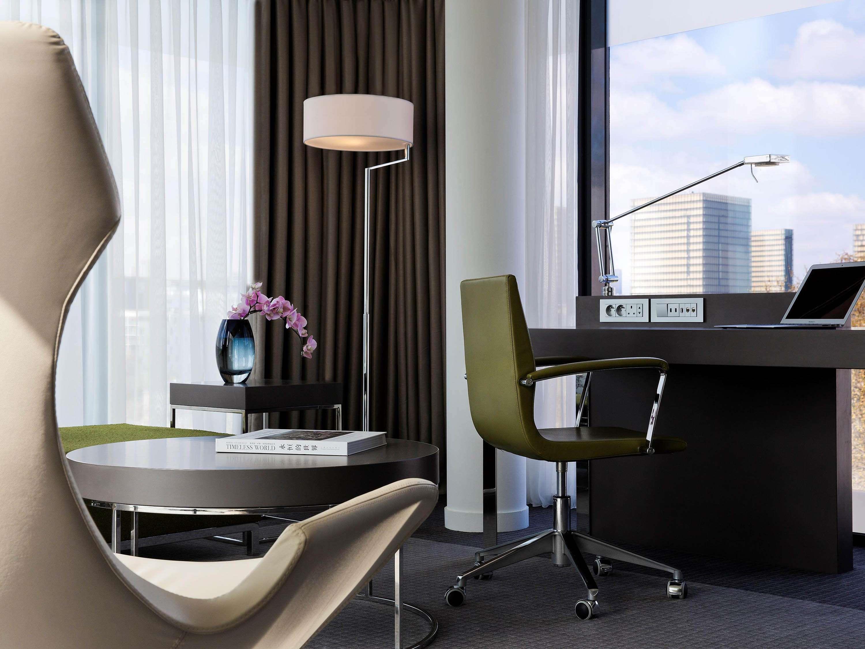 Pullman Paris Centre-Bercy Room Type - JUNIOR SUITE, 1 King-Size Bed and 1 Sofa Bed, 180-Degree View