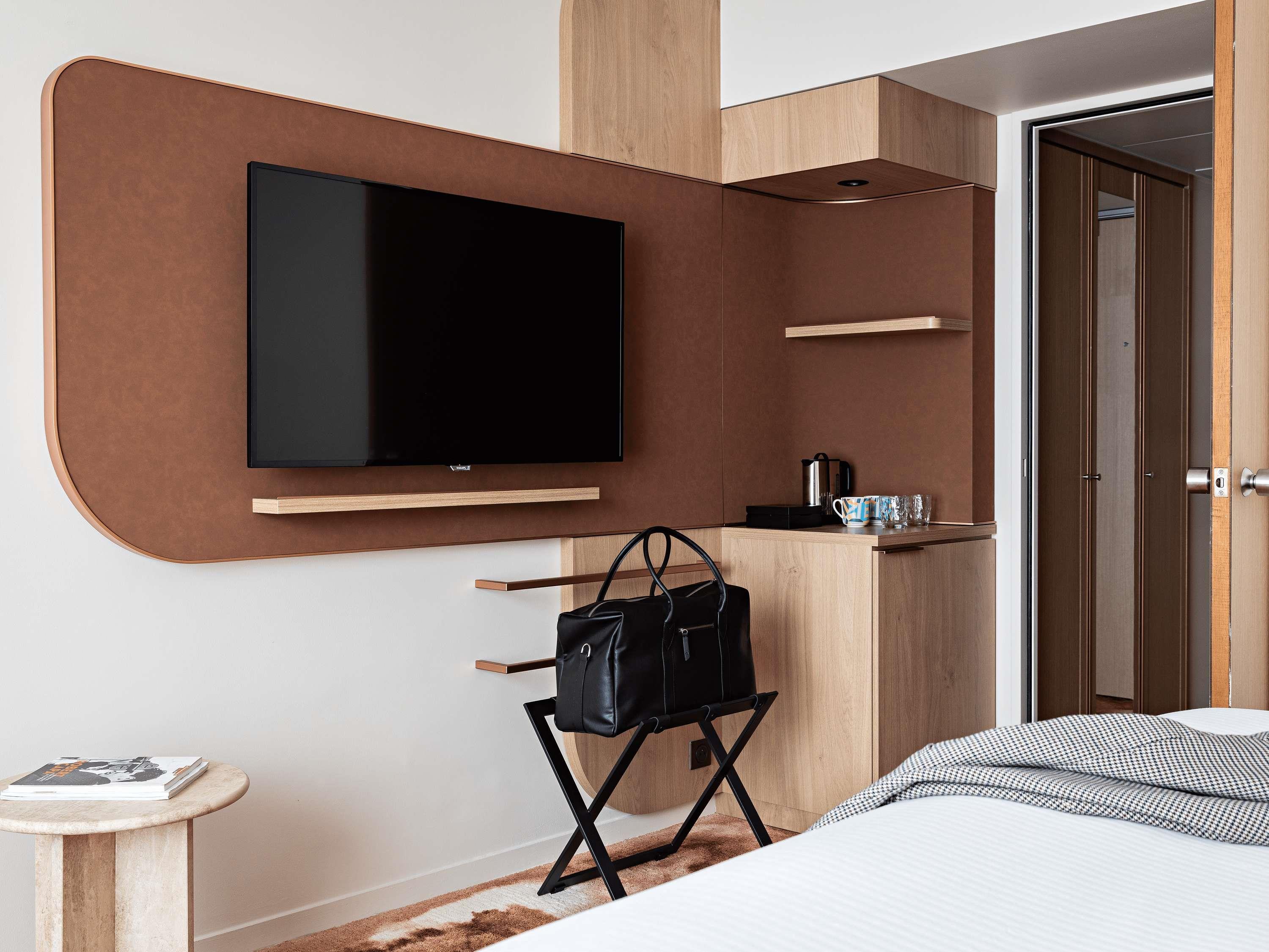 Pullman Paris Centre-Bercy Room Type - SUPERIOR ROOM, 1 king-size bed + 1 sofa bed for a child