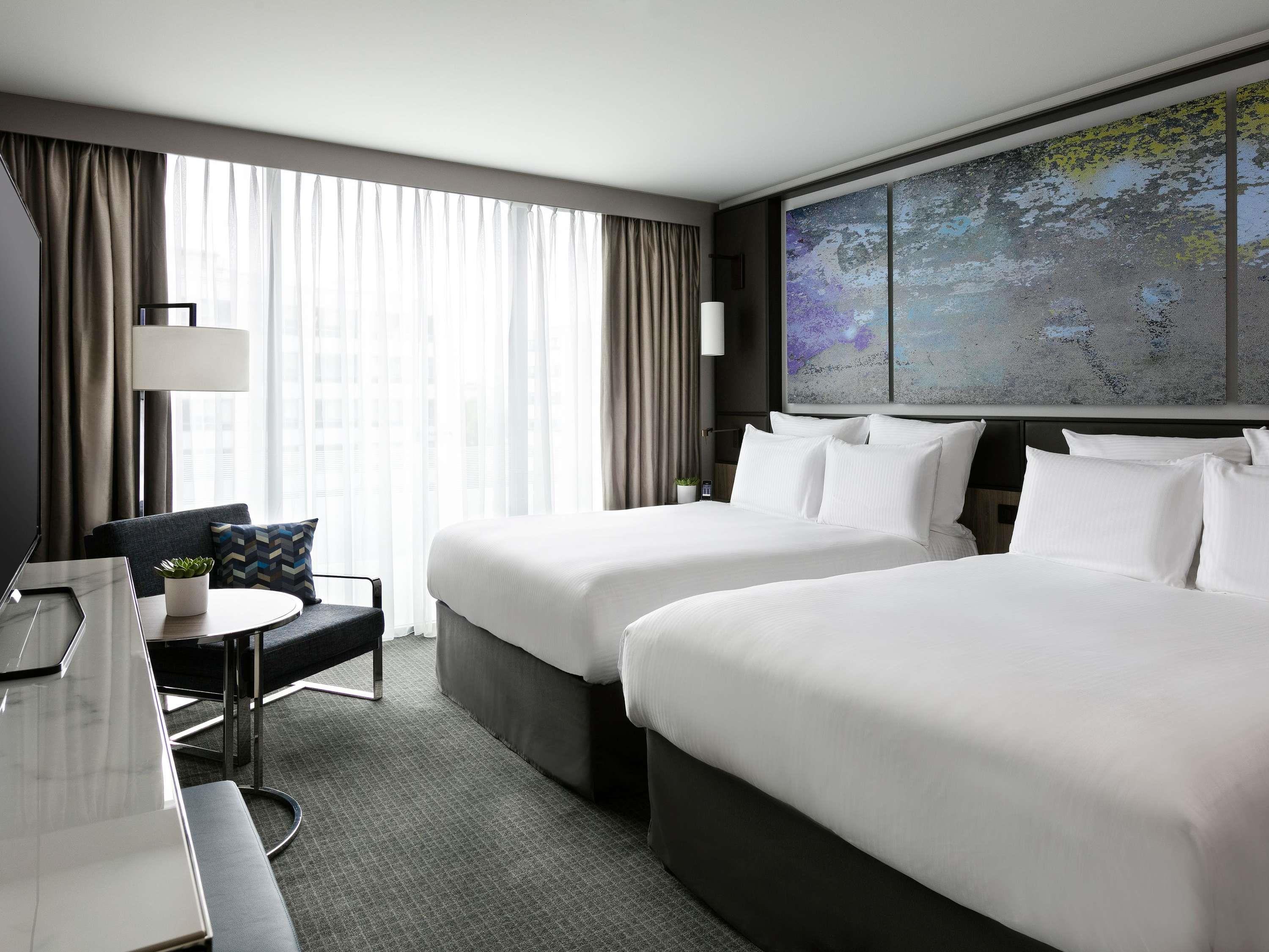 Pullman Paris Centre-Bercy Room Type - PREMIUM SUPERIOR FAMILY ROOM, 2 communicating rooms, 3 double beds Pullman Paris Centre-Bercy Room Type - PREMIUM SUPERIOR FAMILY ROOM, 2 communicating rooms, 3 double beds