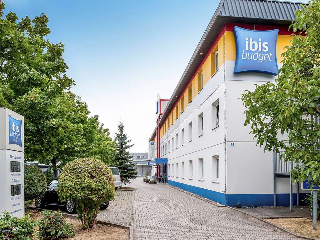 B&B Hotel Mannheim-Friedrichsfeld - Tap to explore photos