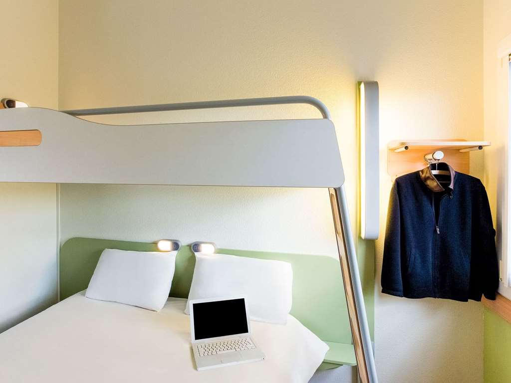 Ibis Budget Wiesbaden Nordenstadt - Tap to explore photos
