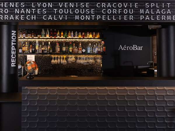 On-Site,Bar/Lounge