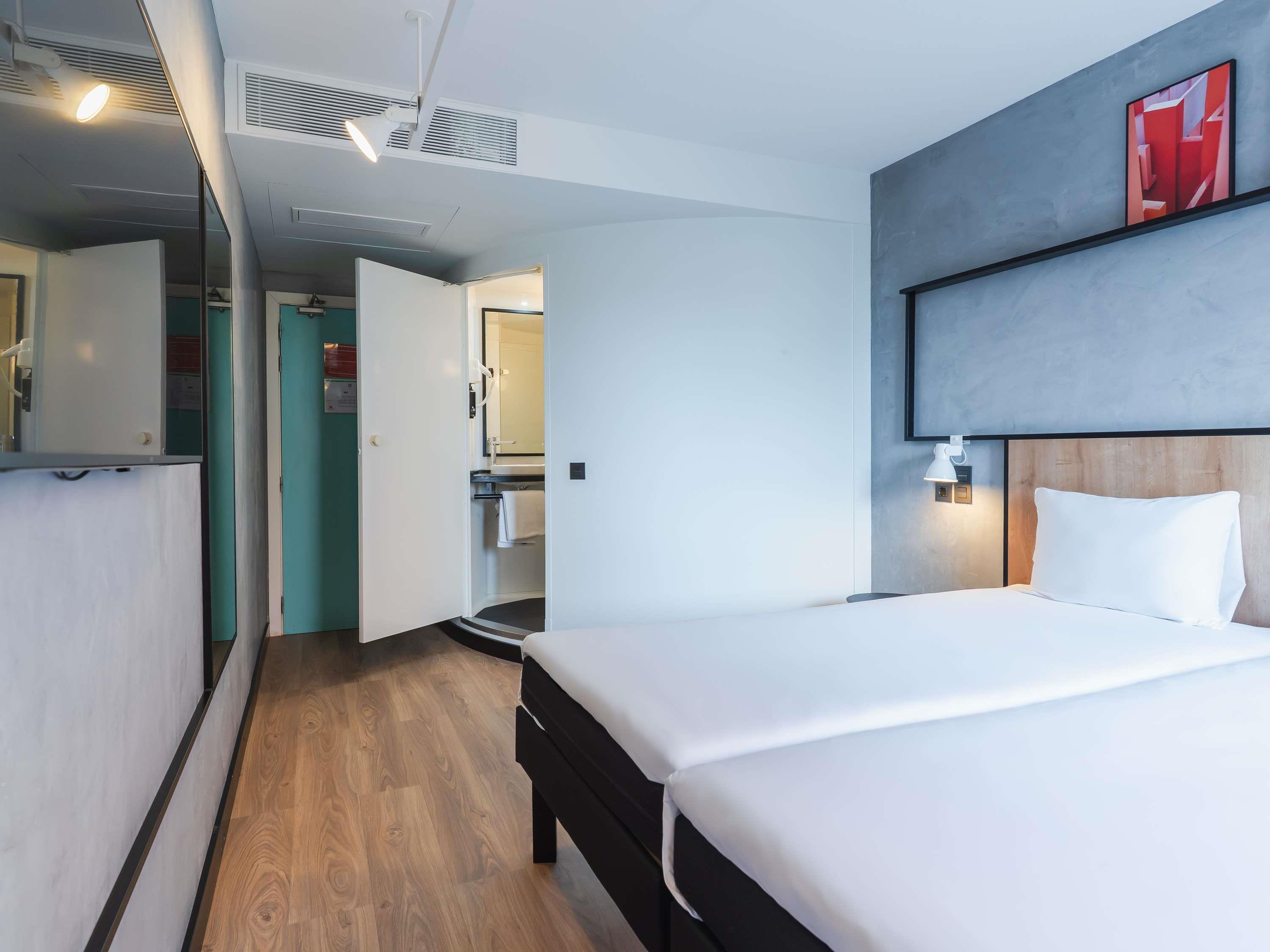 Ibis Hotel Alicante Room Type - Room with 2 single beds
