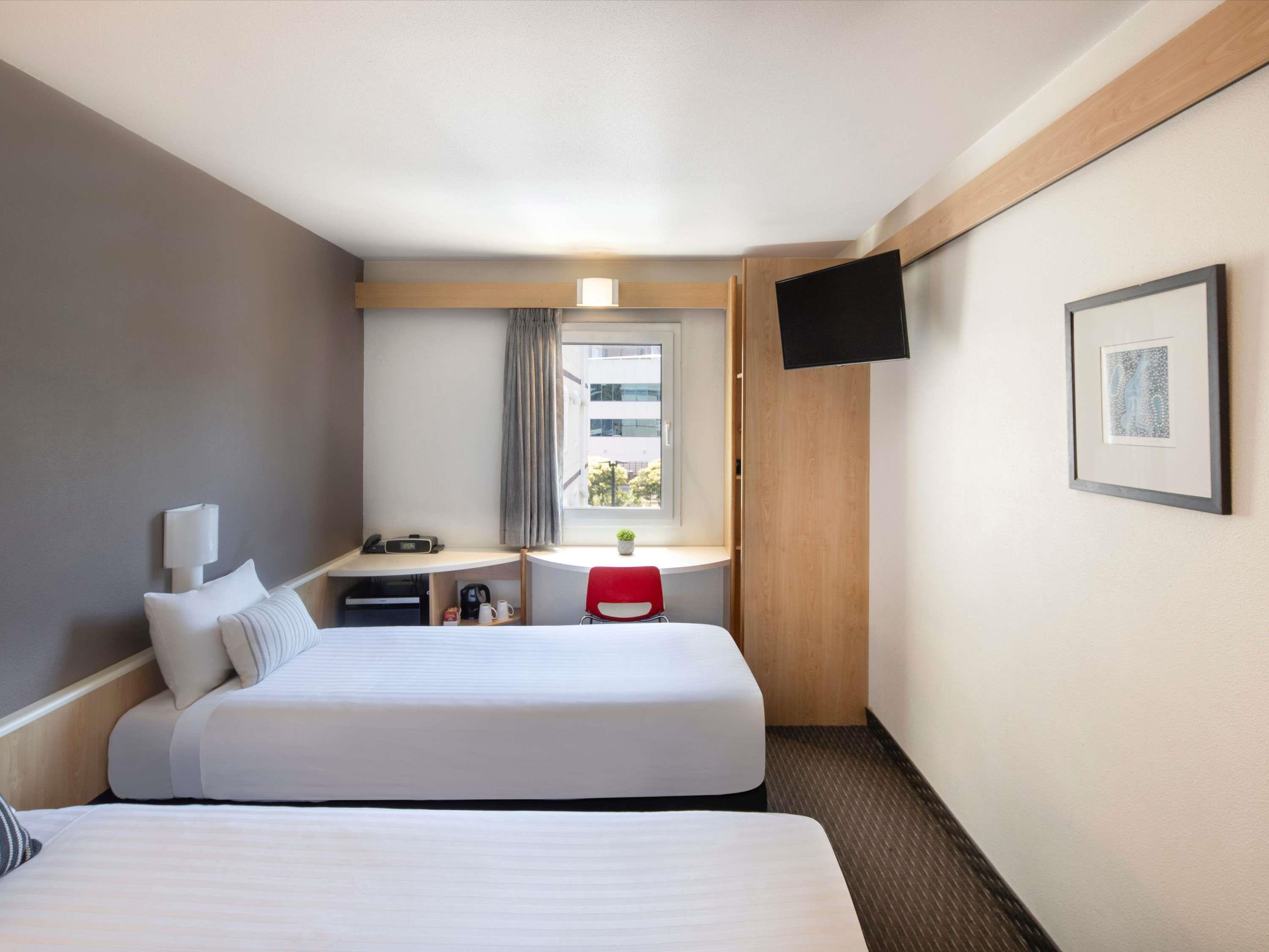 ibis Newcastle Room Type - Standard Room 2 Single Beds