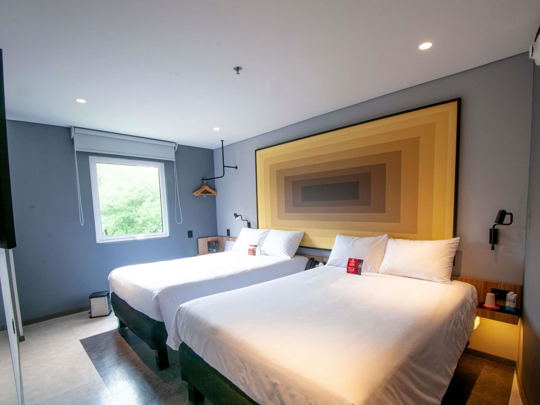 ibis Monterrey Aeropuerto Room Type - Superior with 2 double size beds