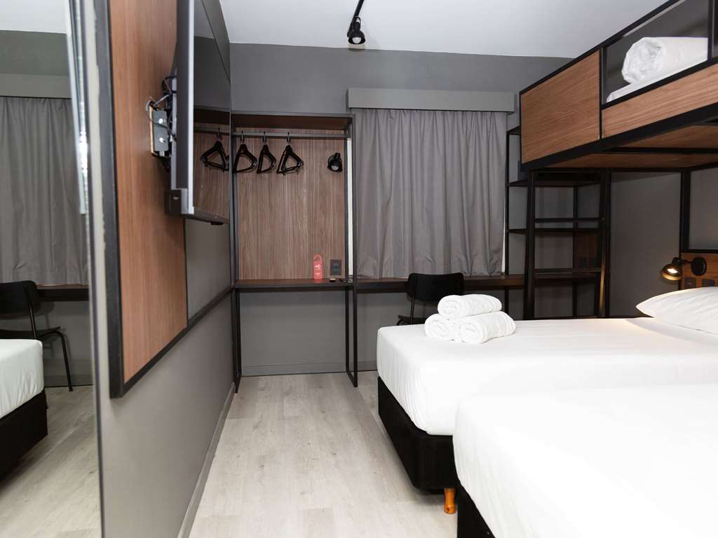 Hotel ibis Buenos Aires Congreso - Tap to explore photos