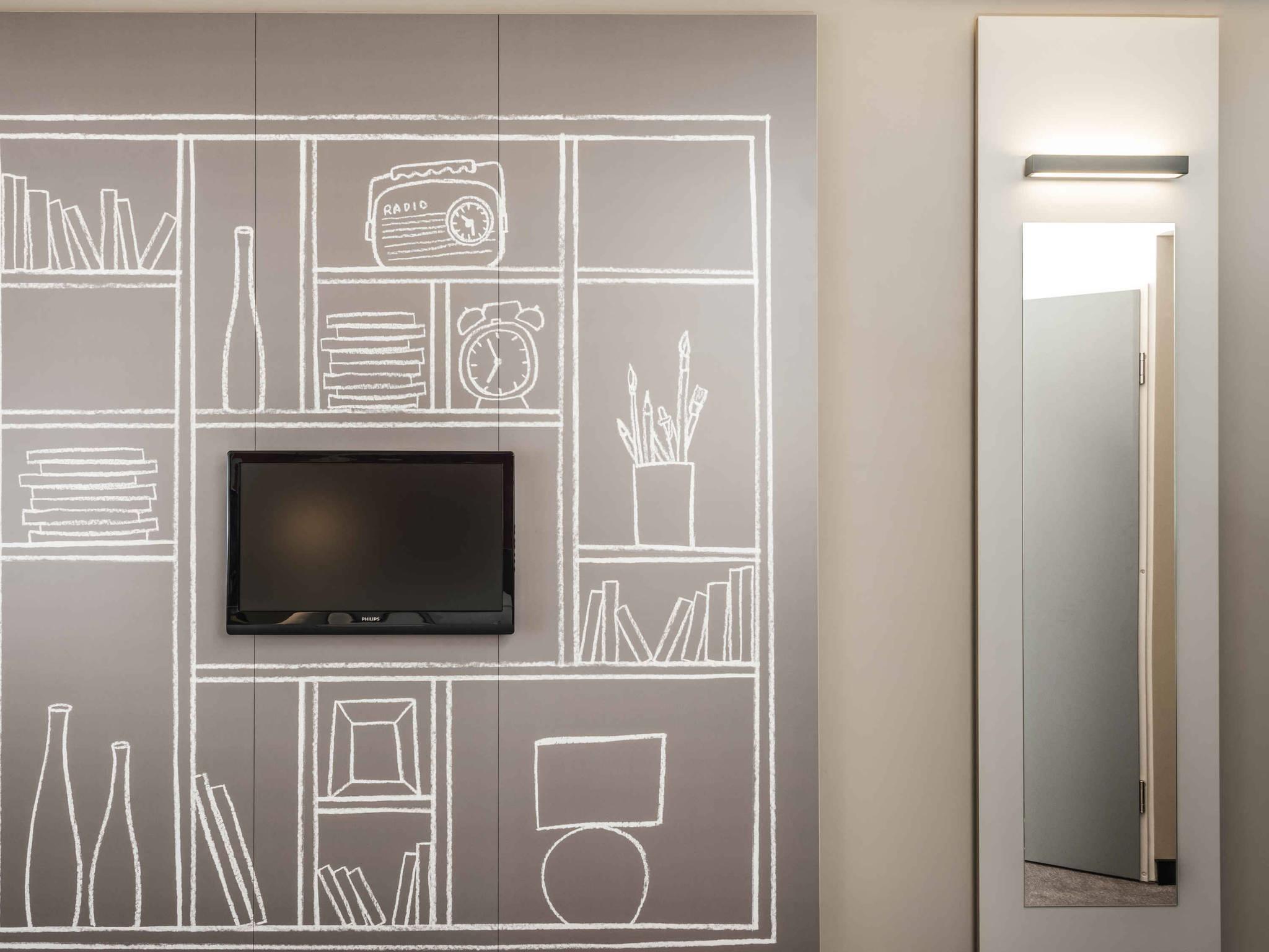 ibis Paris Porte de Clichy Centre Room Type - Standard Room with two single beds