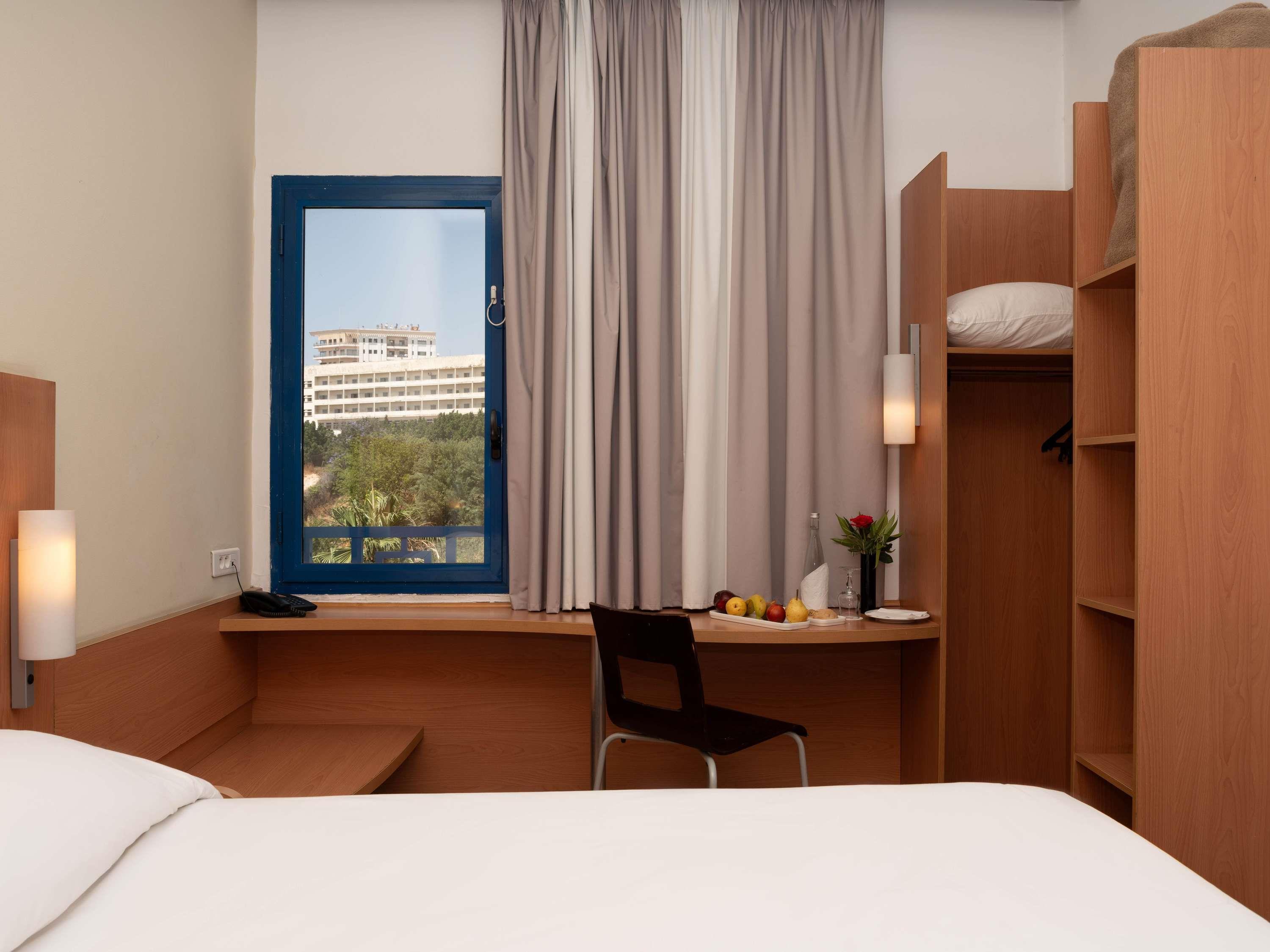 ibis Meknes Hotel Room Type - Standard Room with 2 single beds