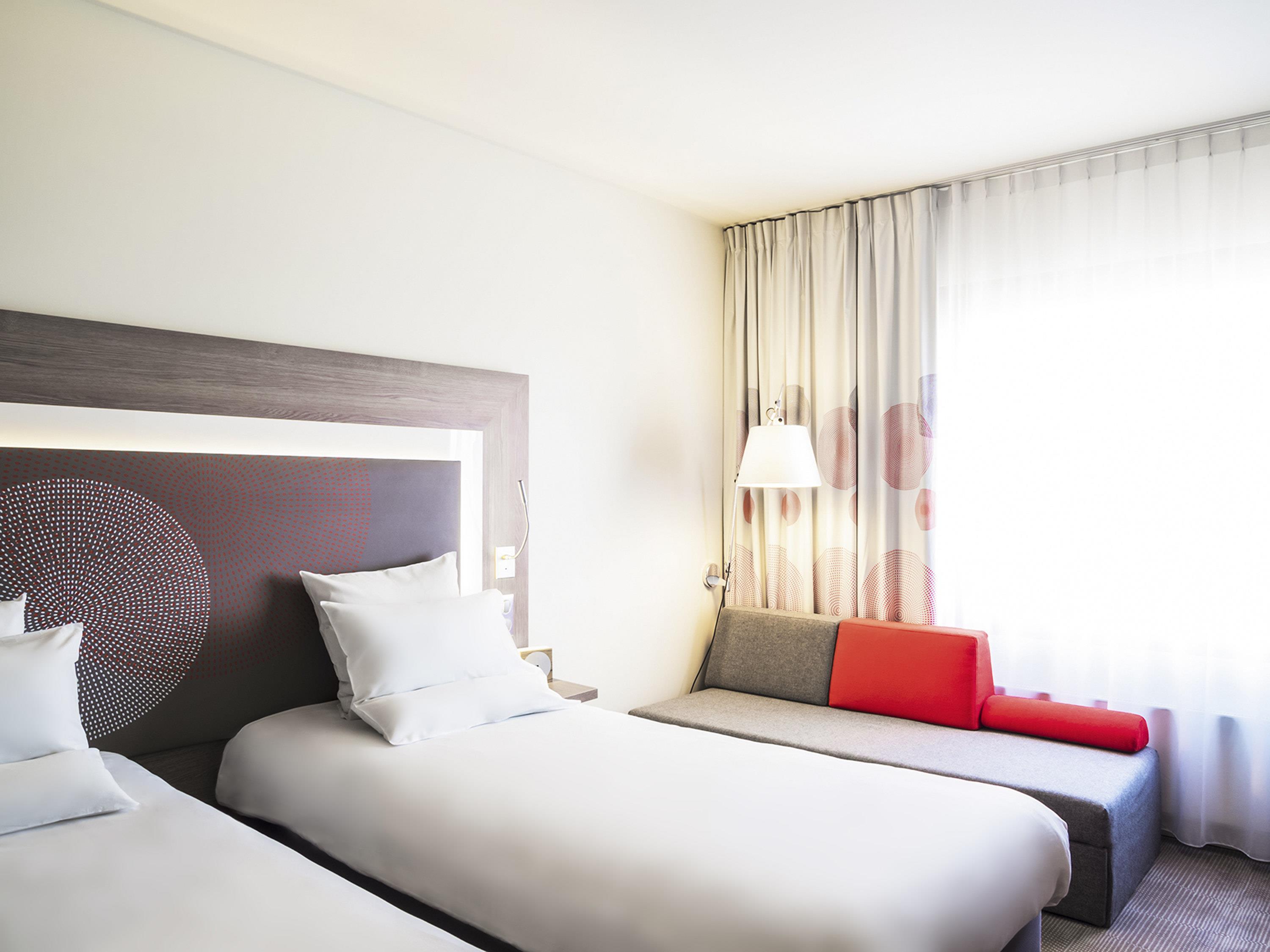 Novotel Katowice Centrum Hotel Room Type - Executive Room with twin beds and sofa
