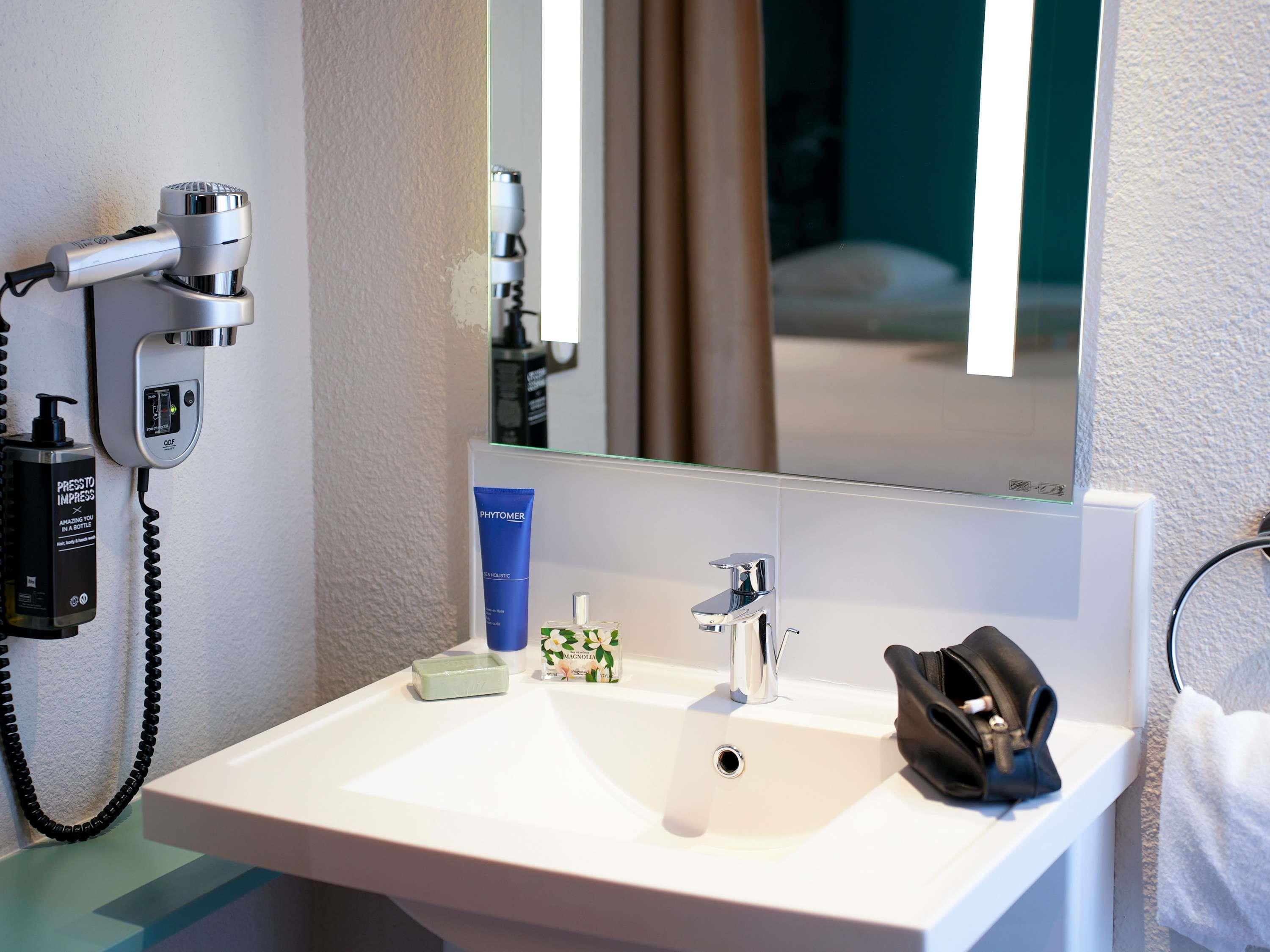 ibis Styles Quimper - Tap to explore photos