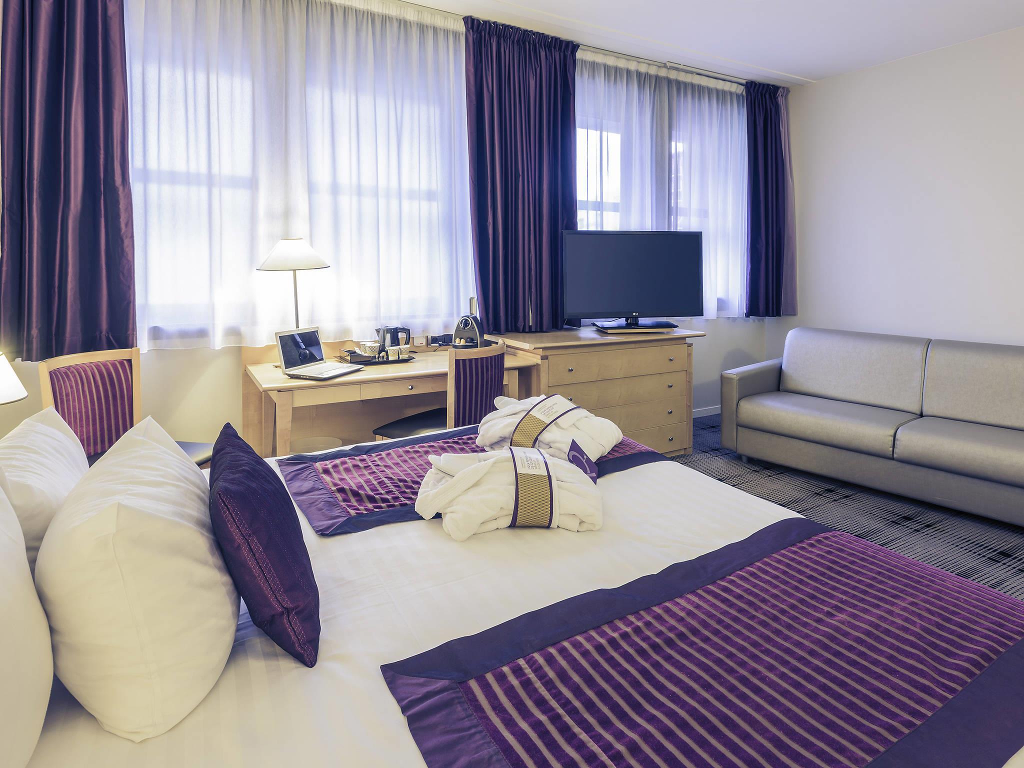 Mercure Tours Centre Gare Hotel Room Type - Privilege room - 1 king-size bed + 1 lounge