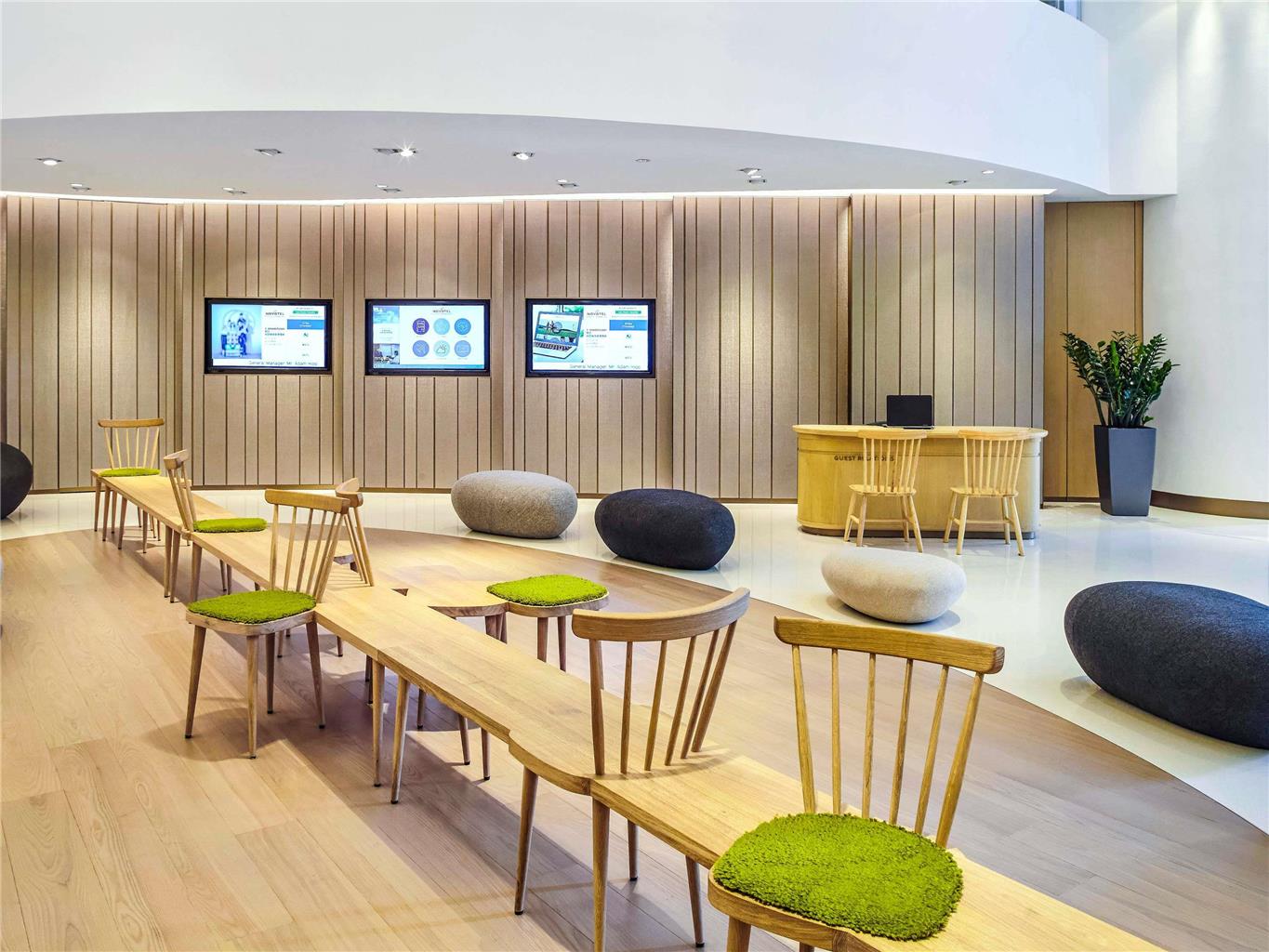 Novotel Century Hong Kong Hotel
