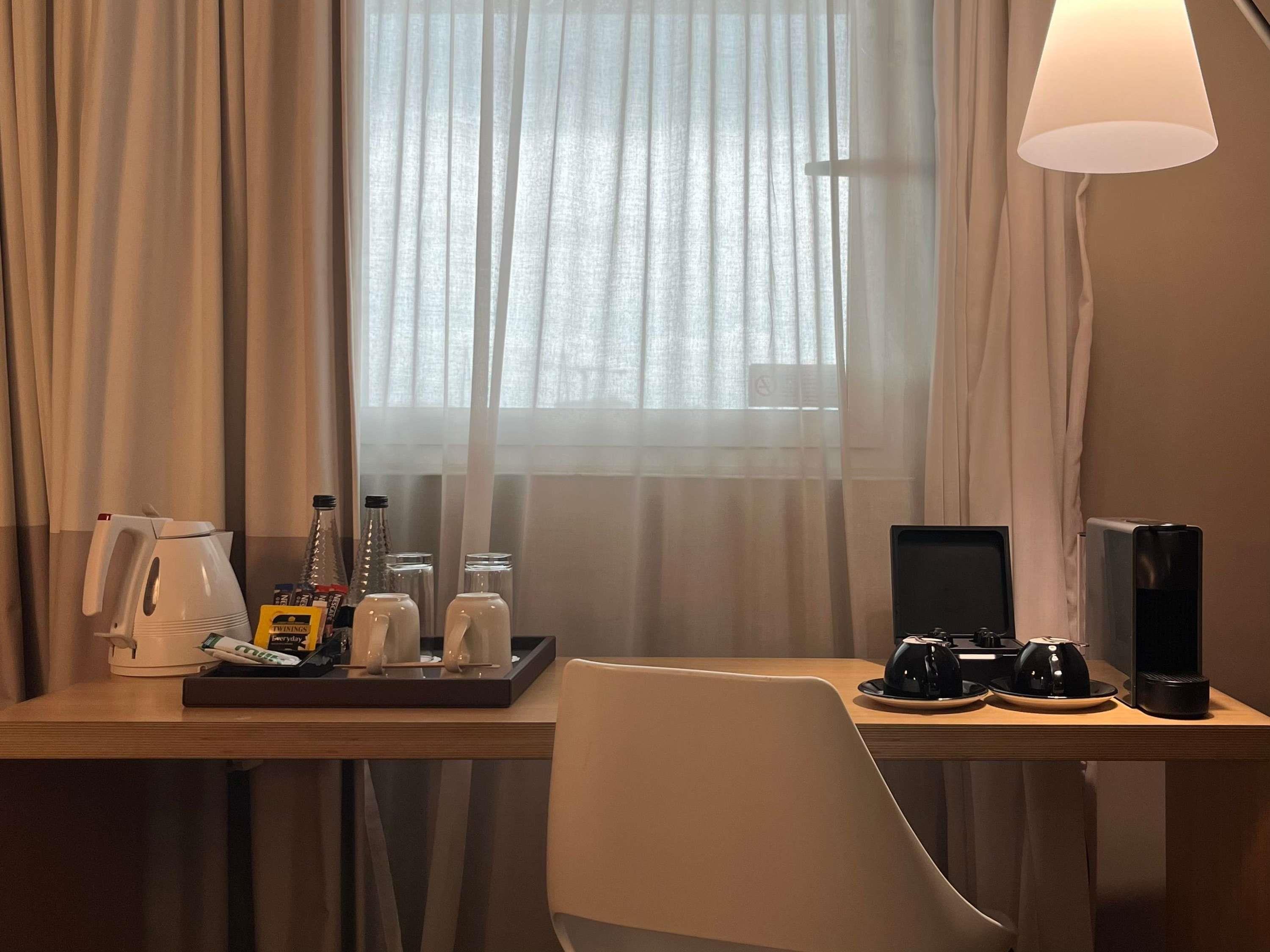 ibis London Excel Docklands Room Type - Riverside Premium Double Room