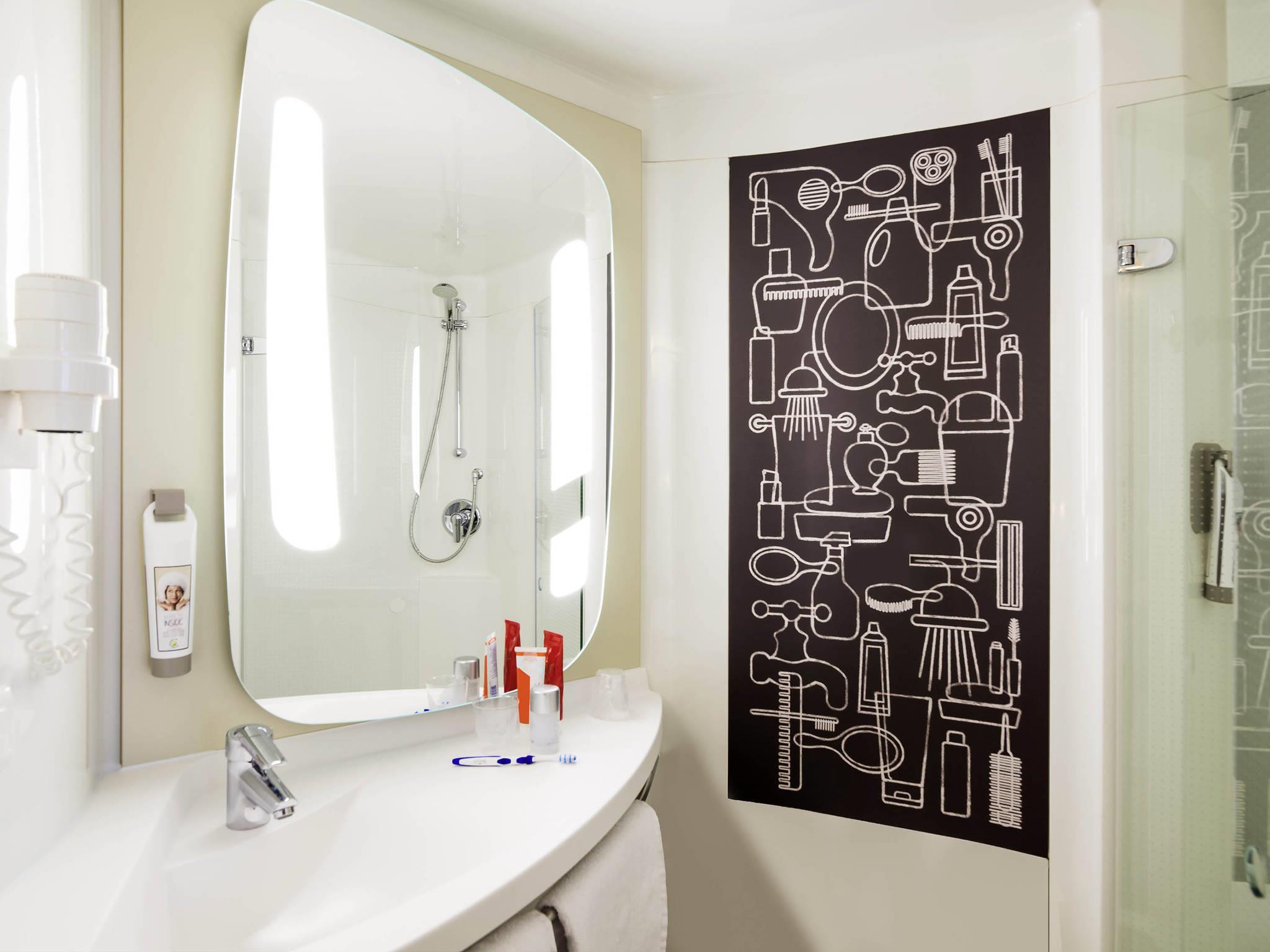 ibis Den Haag City Centre Room Type - Standard Room with 1 double bed, Garden side, Panorama View, Skyline The Hague
