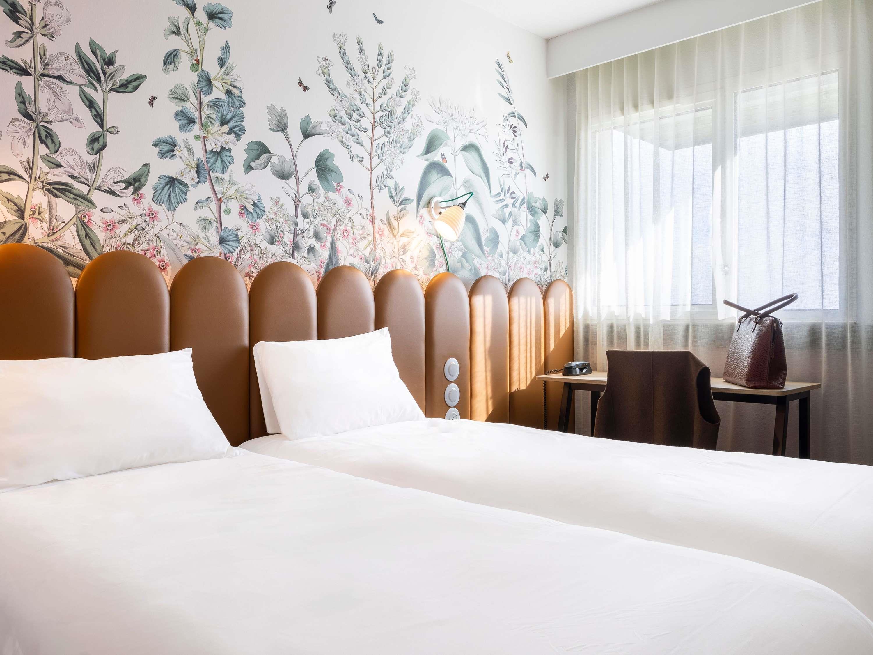 ibis Pontivy Room Type - Standard room with 2 single beds