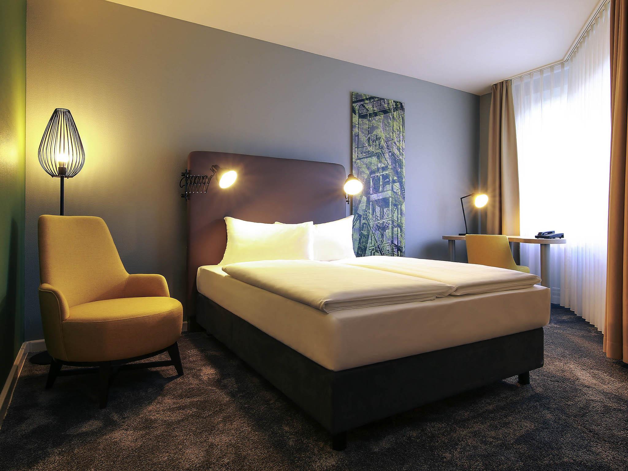 Mercure Hotel Plaza Essen Room Type - Deluxe Room with Queen Size bed