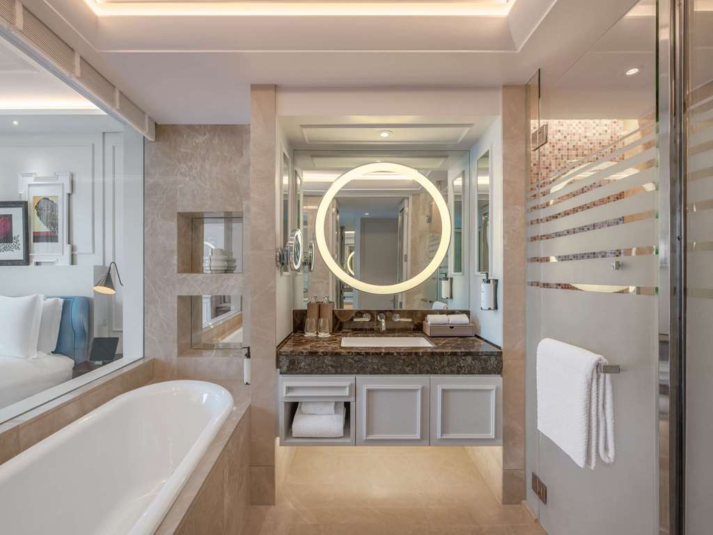 Sofitel Bangkok Sukhumvit-guestroom-Guest Room,Bathroom,On-Site.jpg