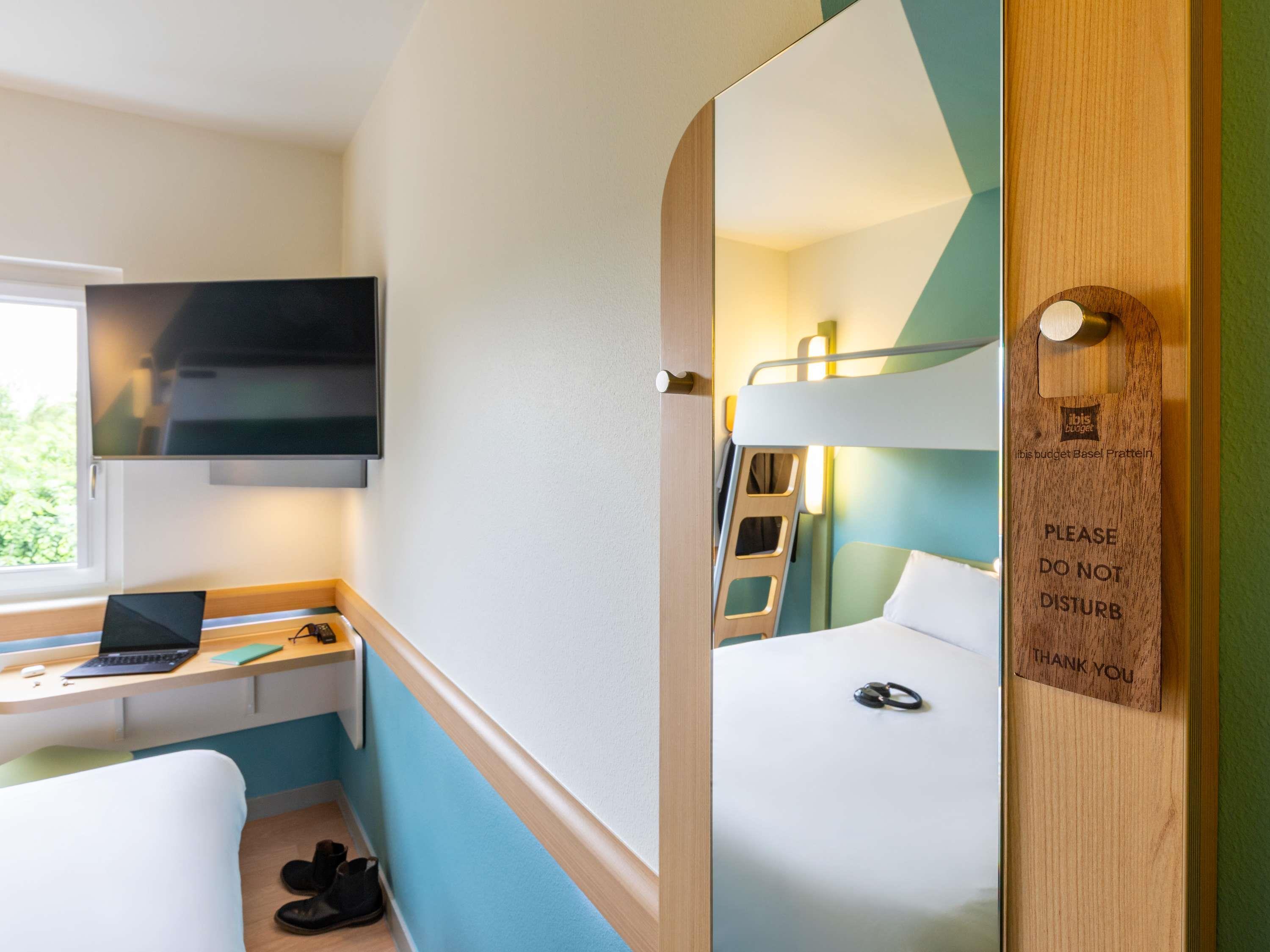 ibis budget Basel Pratteln Room Type - Triple Room with double bed (59x79 in