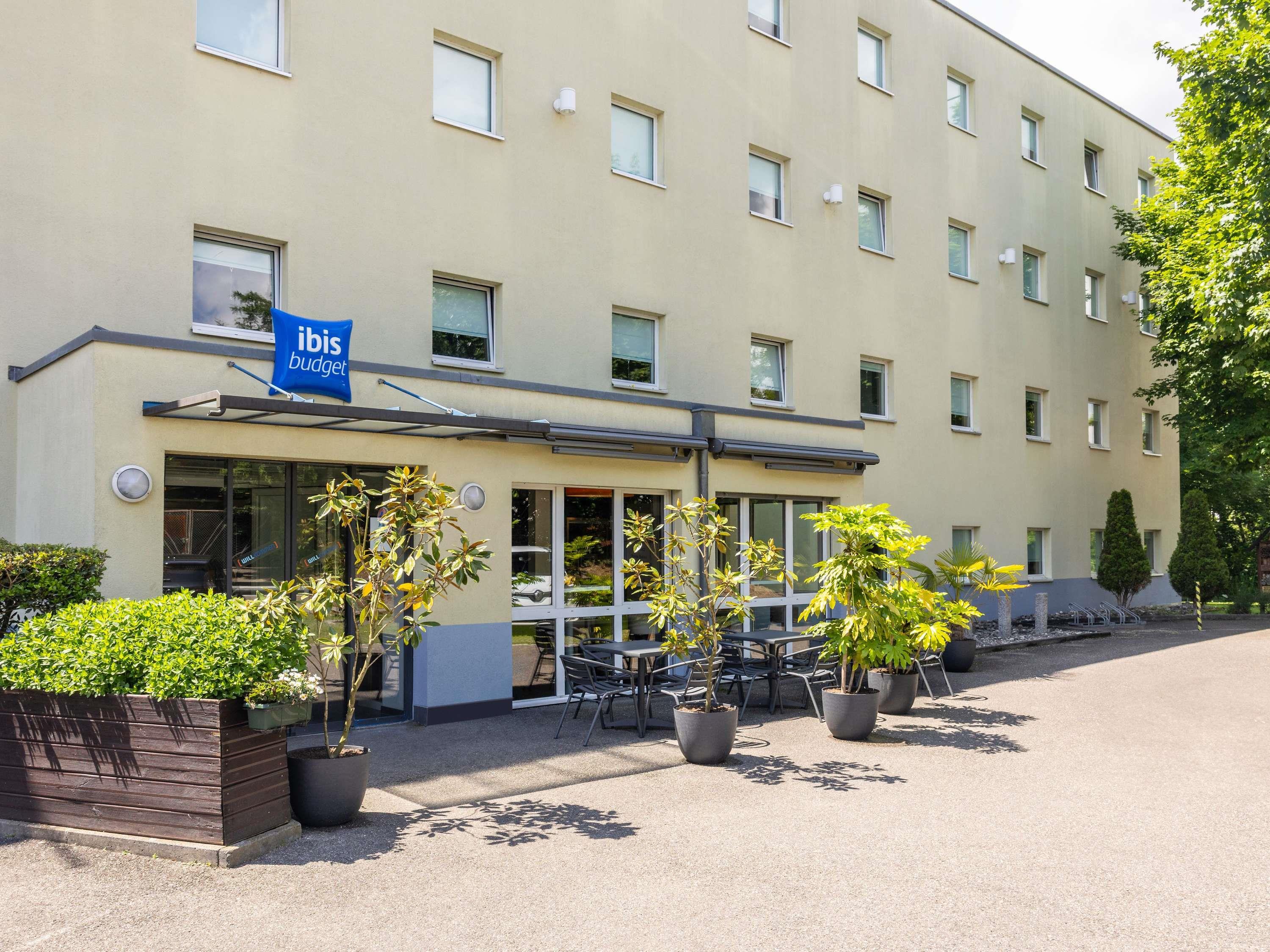 ibis budget Basel Pratteln Room Type - Apartment with 1 bedroom and a separate living room